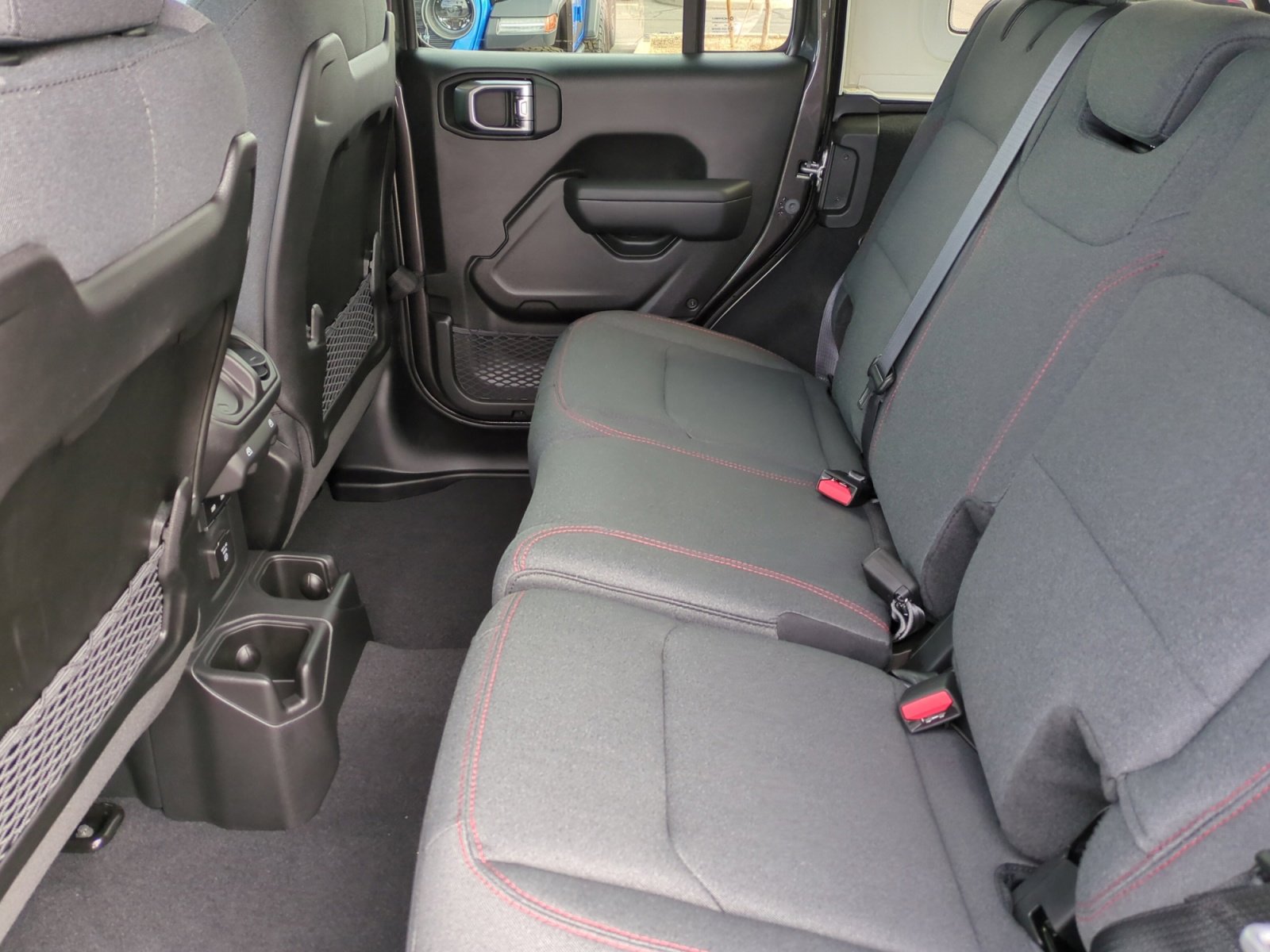 2025 Jeep Wrangler 4-Door Rubicon - Photo 18