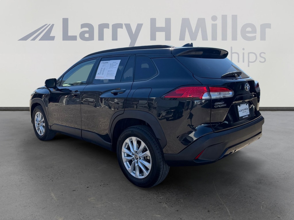Used 2022 Toyota Corolla Cross LE SUV