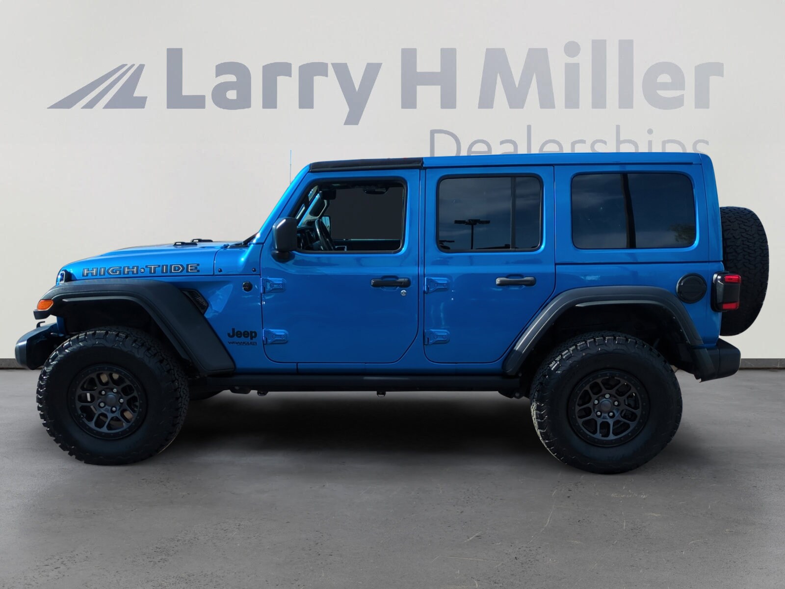 2022 Jeep Wrangler Unlimited Sport photo 2