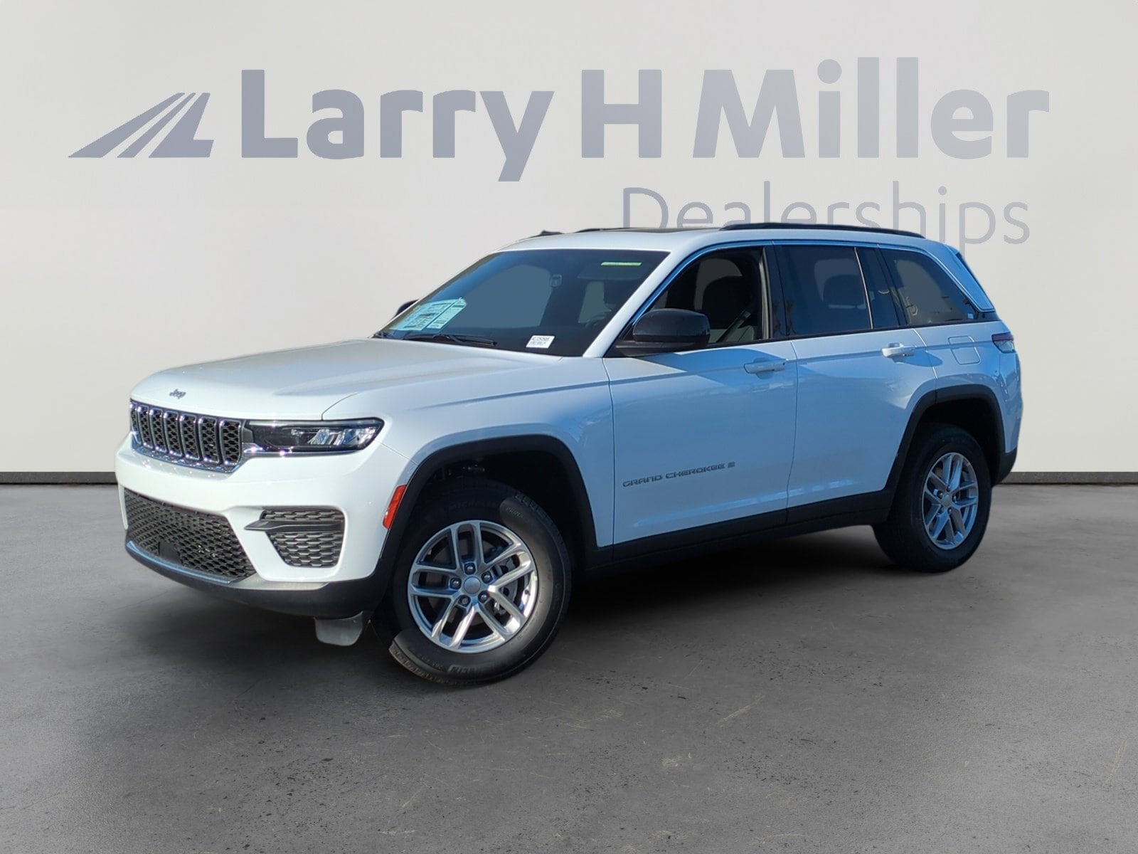 2025 Jeep Grand Cherokee Laredo's photo