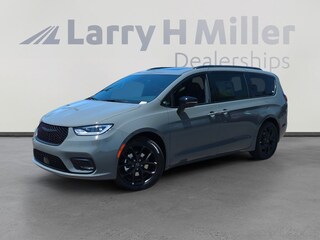 New 2025 Chrysler Pacifica Limited Passenger Van Avondale, AZ