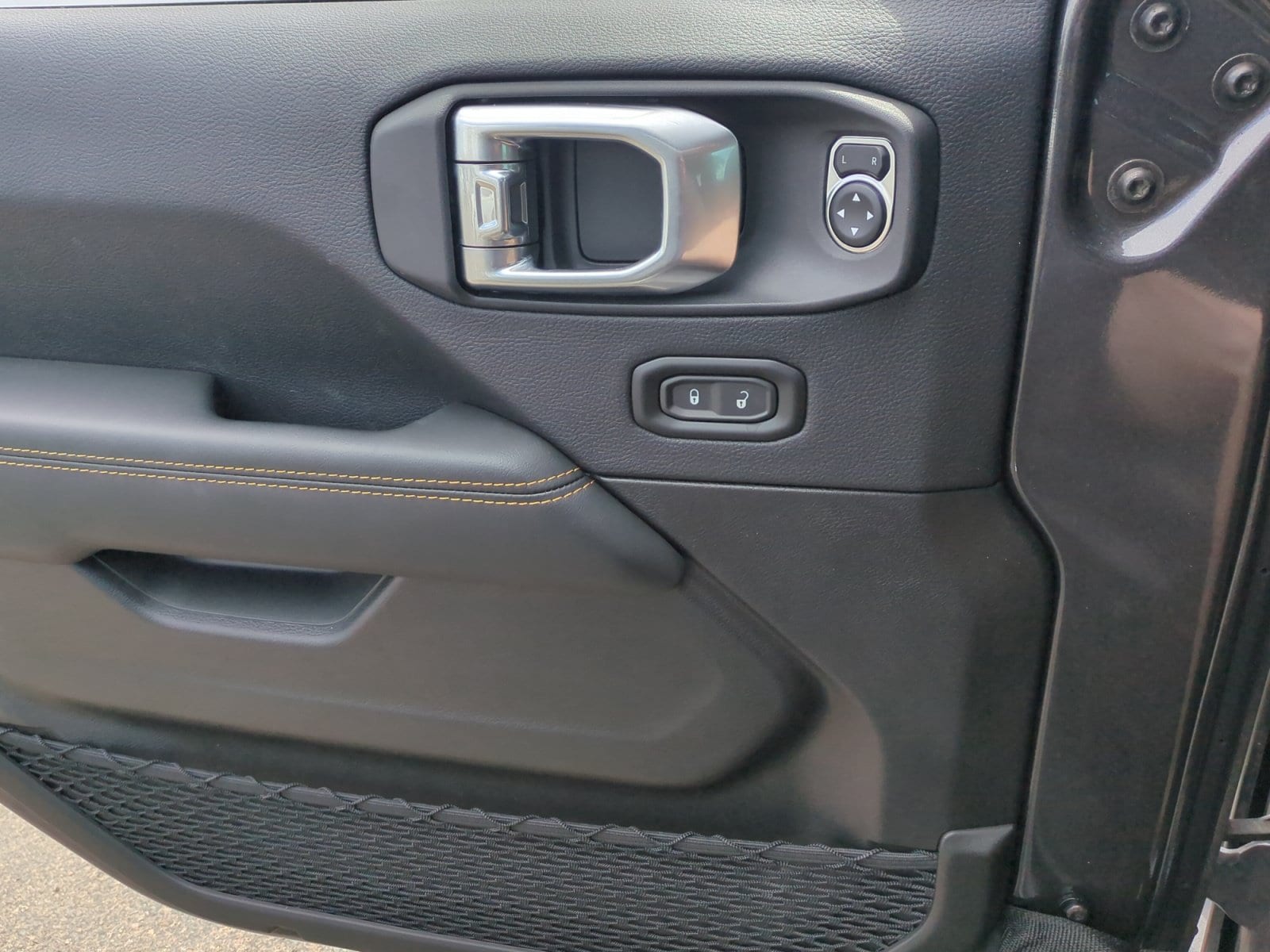 2026 Jeep Wrangler 4-Door Sahara - Photo 14