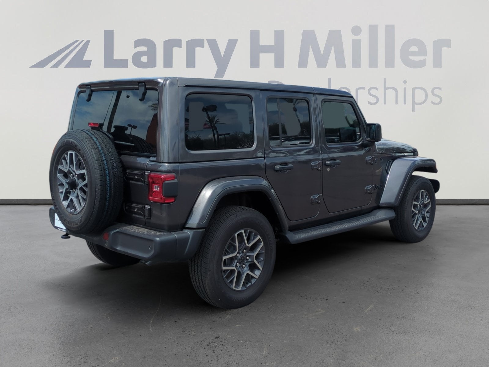 2026 Jeep Wrangler 4-Door Sahara - Photo 5