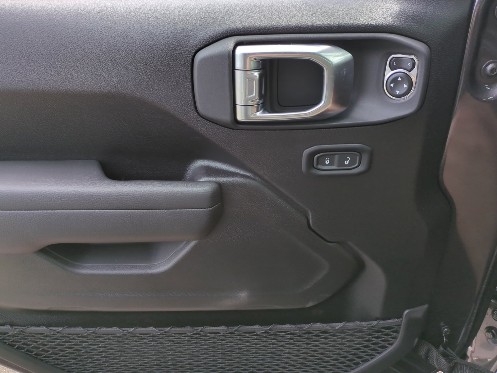 2025 Jeep Wrangler 4-Door Rubicon - Photo 14