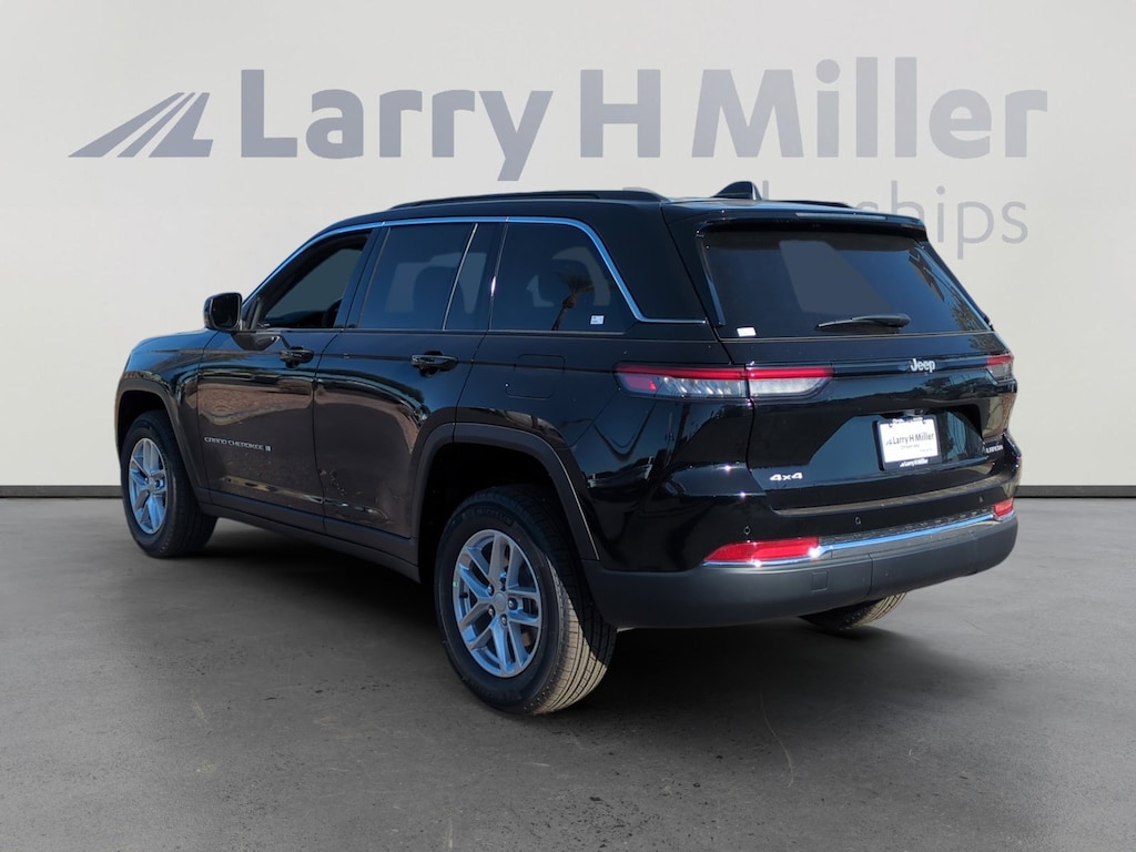 New 2025 Jeep Grand Cherokee Laredo X 4 Door Sport Utility