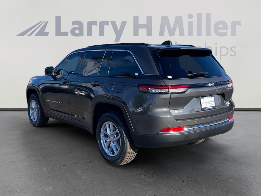 New 2025 Jeep Grand Cherokee Laredo X 4 Door Sport Utility