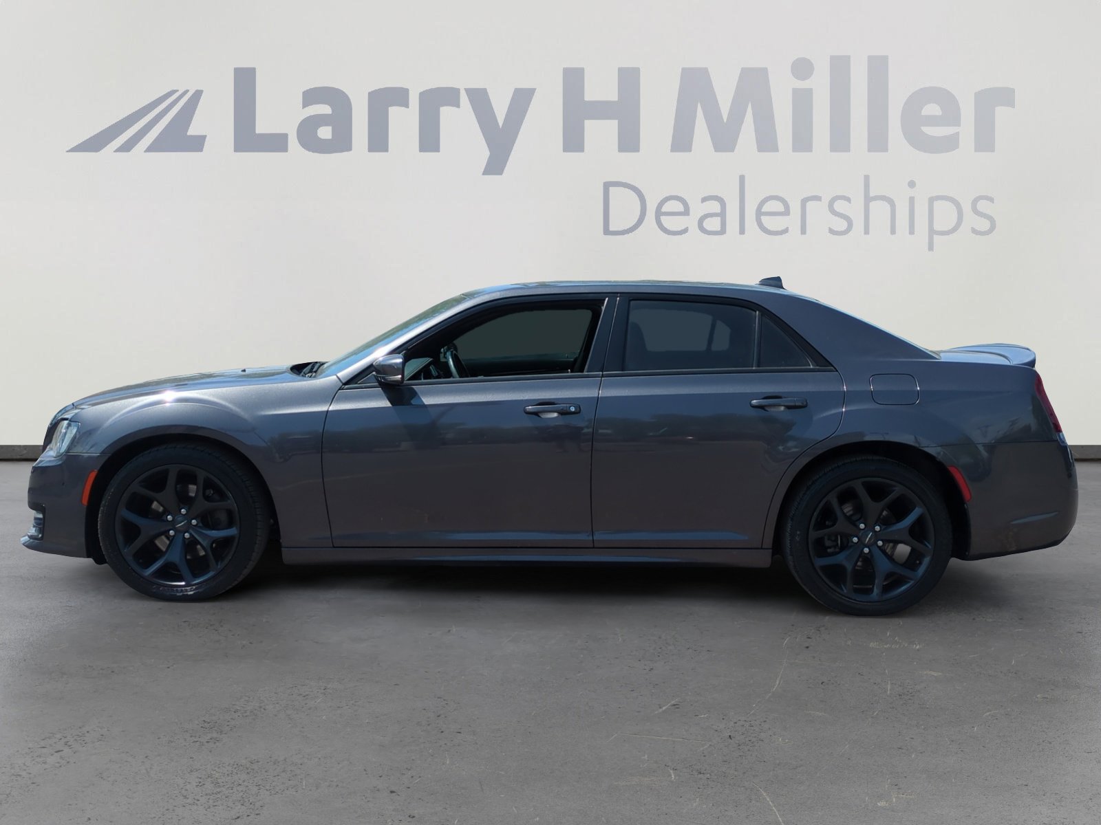 2021 Chrysler 300 S photo 2