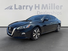 2022 Nissan Altima 2.5 SV Sedan