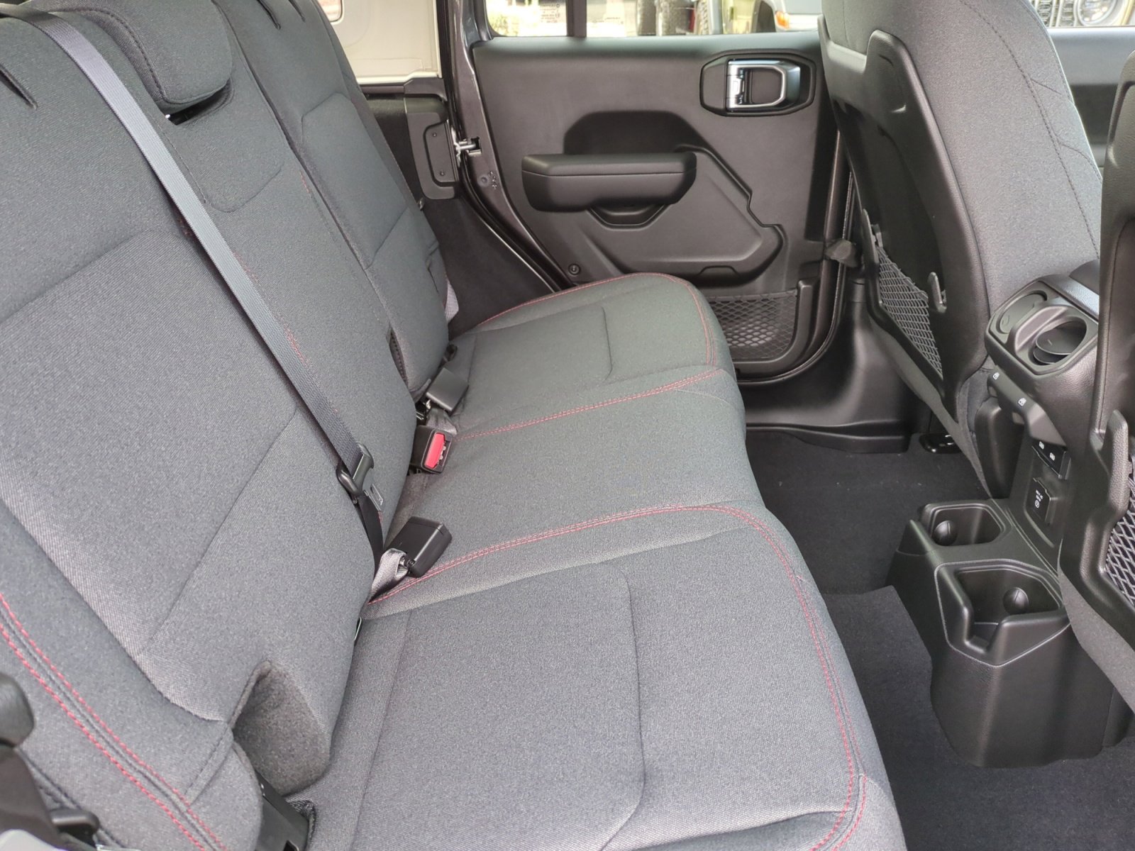 2025 Jeep Wrangler 4-Door Rubicon - Photo 19