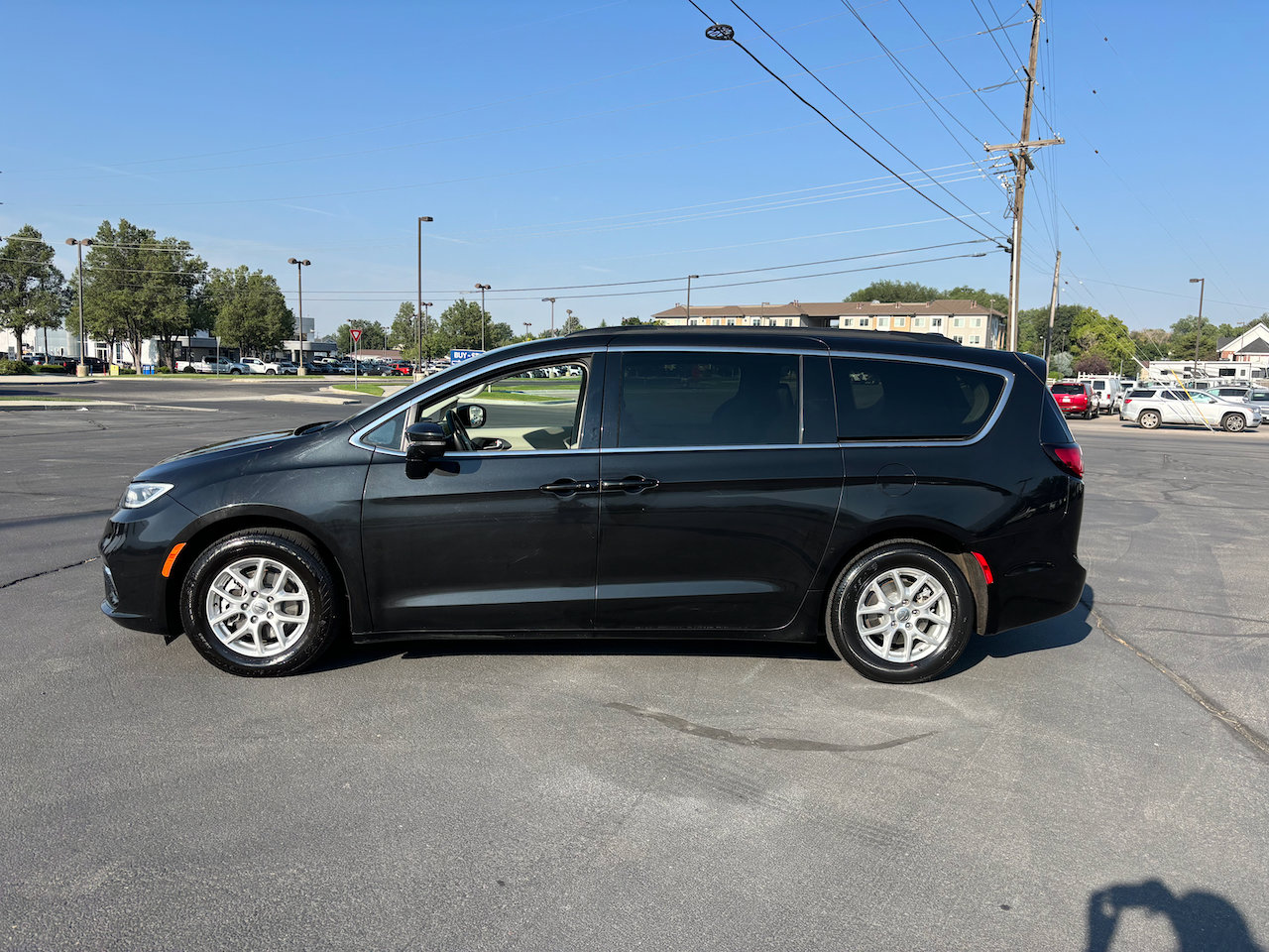 Used 2022 Chrysler Pacifica Touring L with VIN 2C4RC1BG8NR147436 for sale in Provo, UT