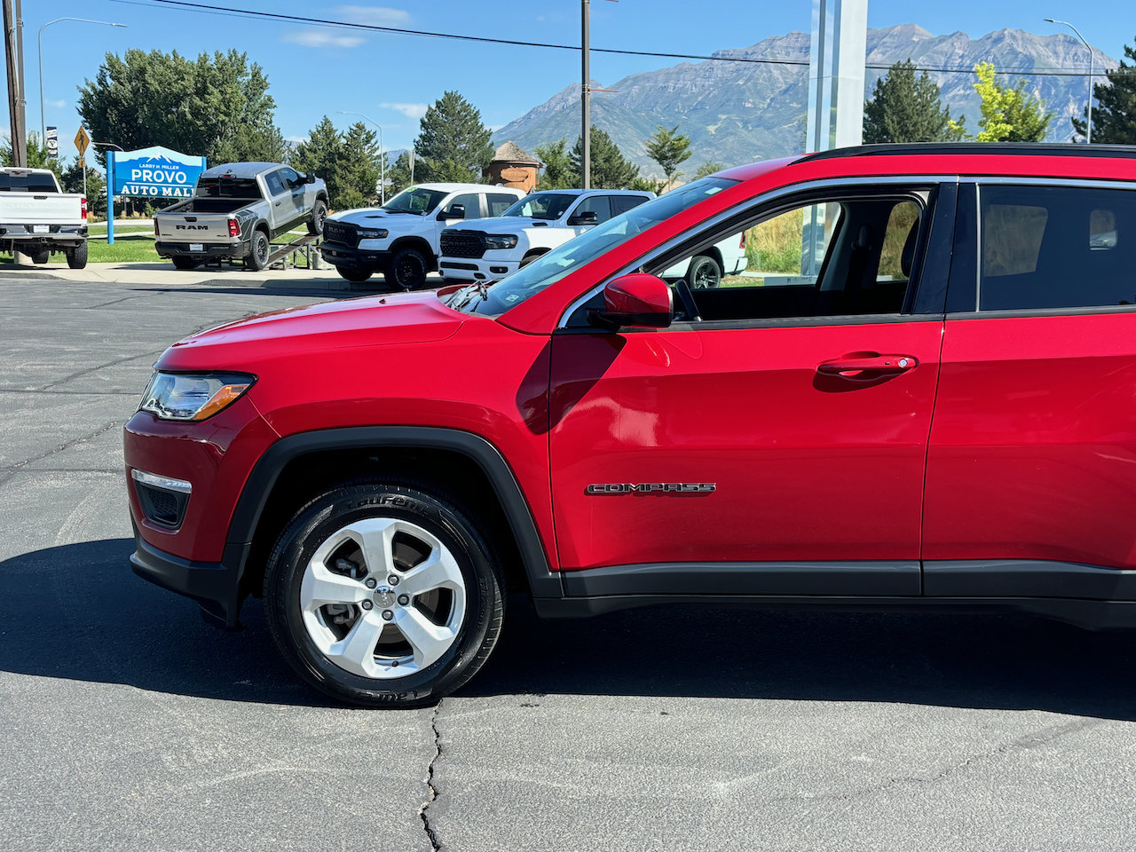 Used 2019 Jeep Compass Latitude with VIN 3C4NJDBBXKT711946 for sale in Provo, UT