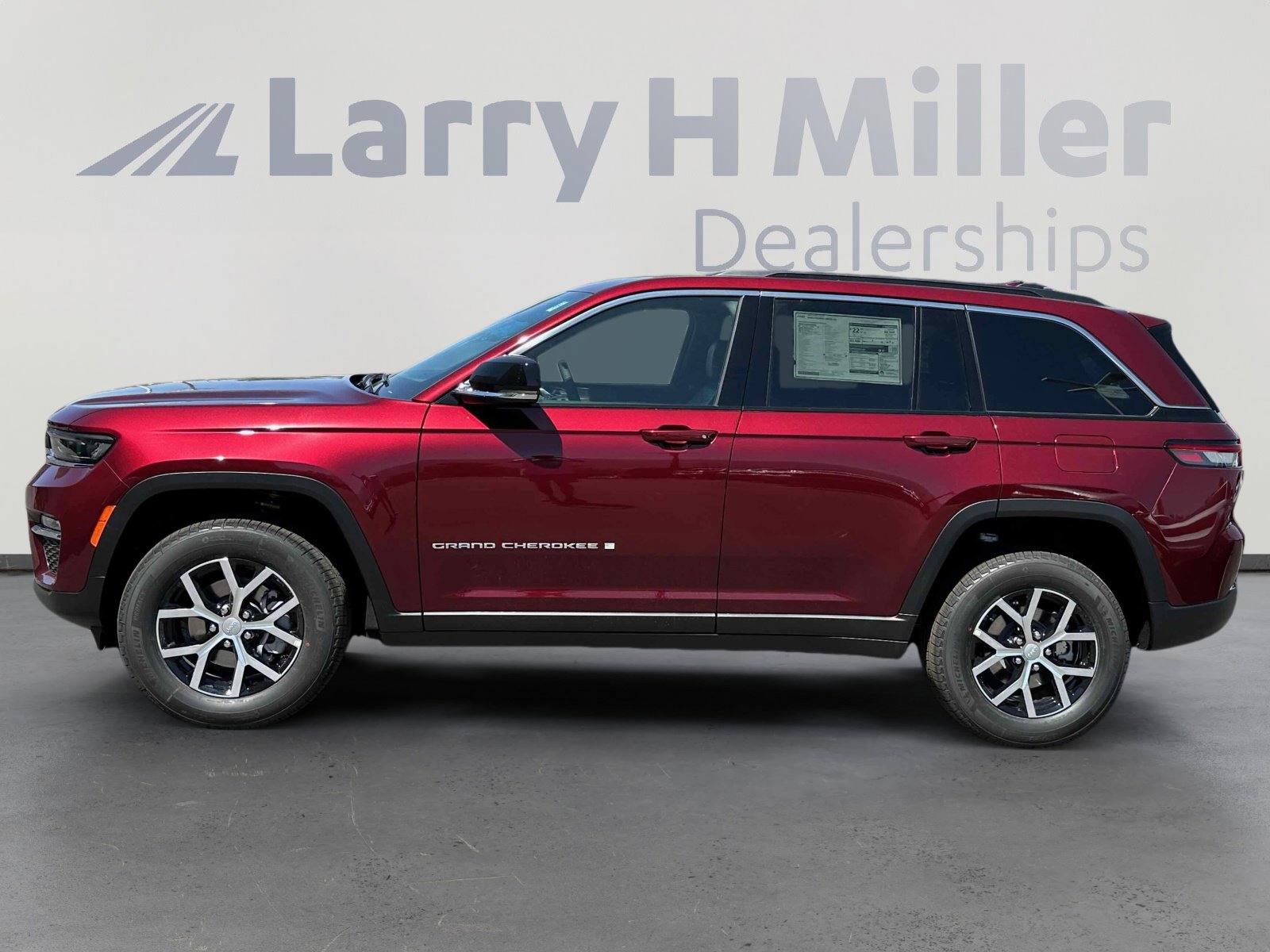 2025 Jeep Grand Cherokee Limited photo 2
