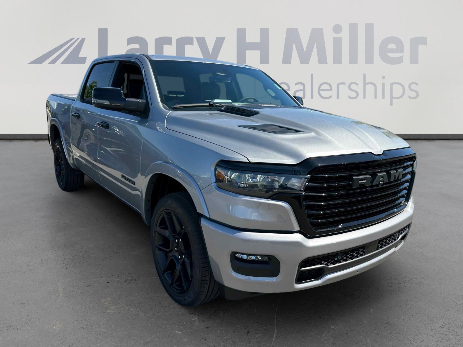 2026 Ram 1500 Laramie photo 3
