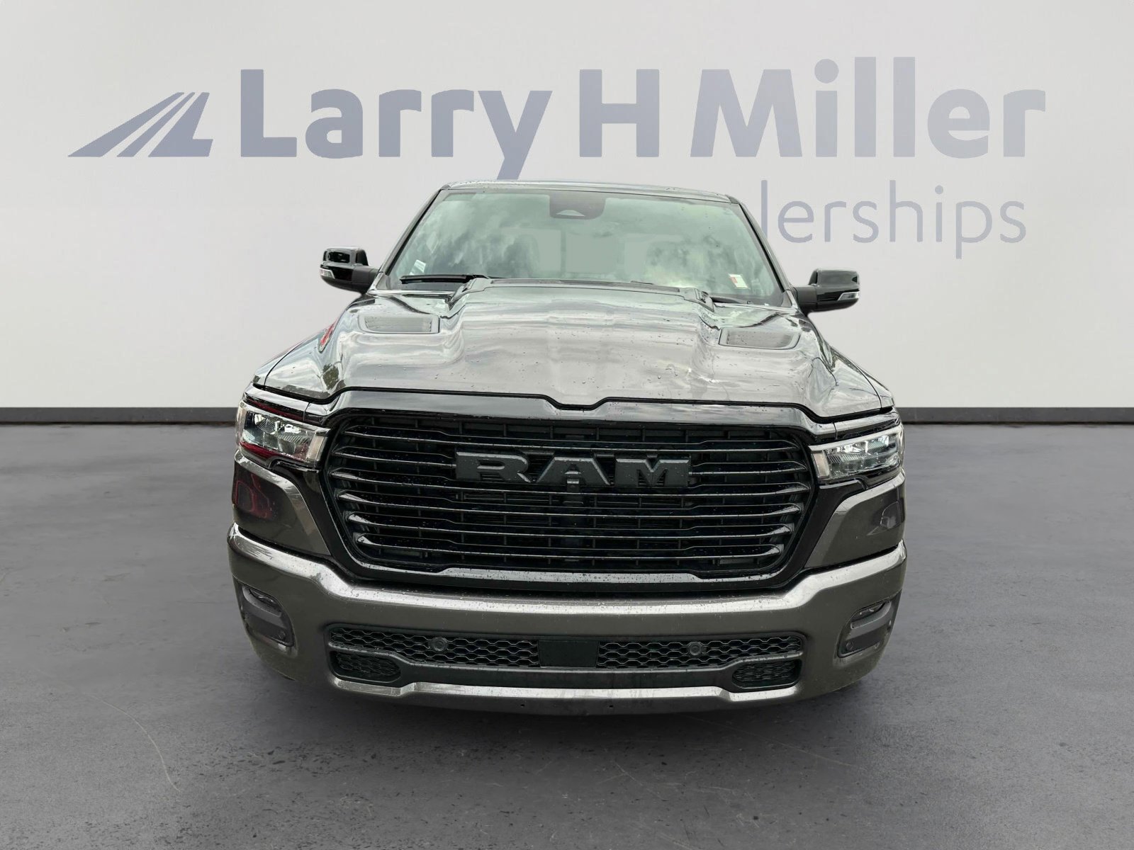 2025 Ram 1500 Laramie photo 2
