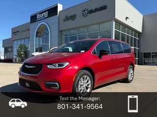 New 2026 Chrysler Pacifica Select Passenger Van Riverdale, UT