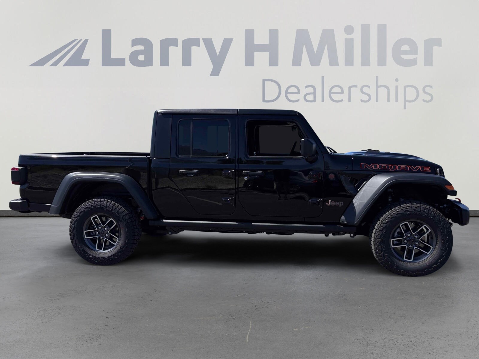 2025 Jeep Gladiator Mojave photo 4