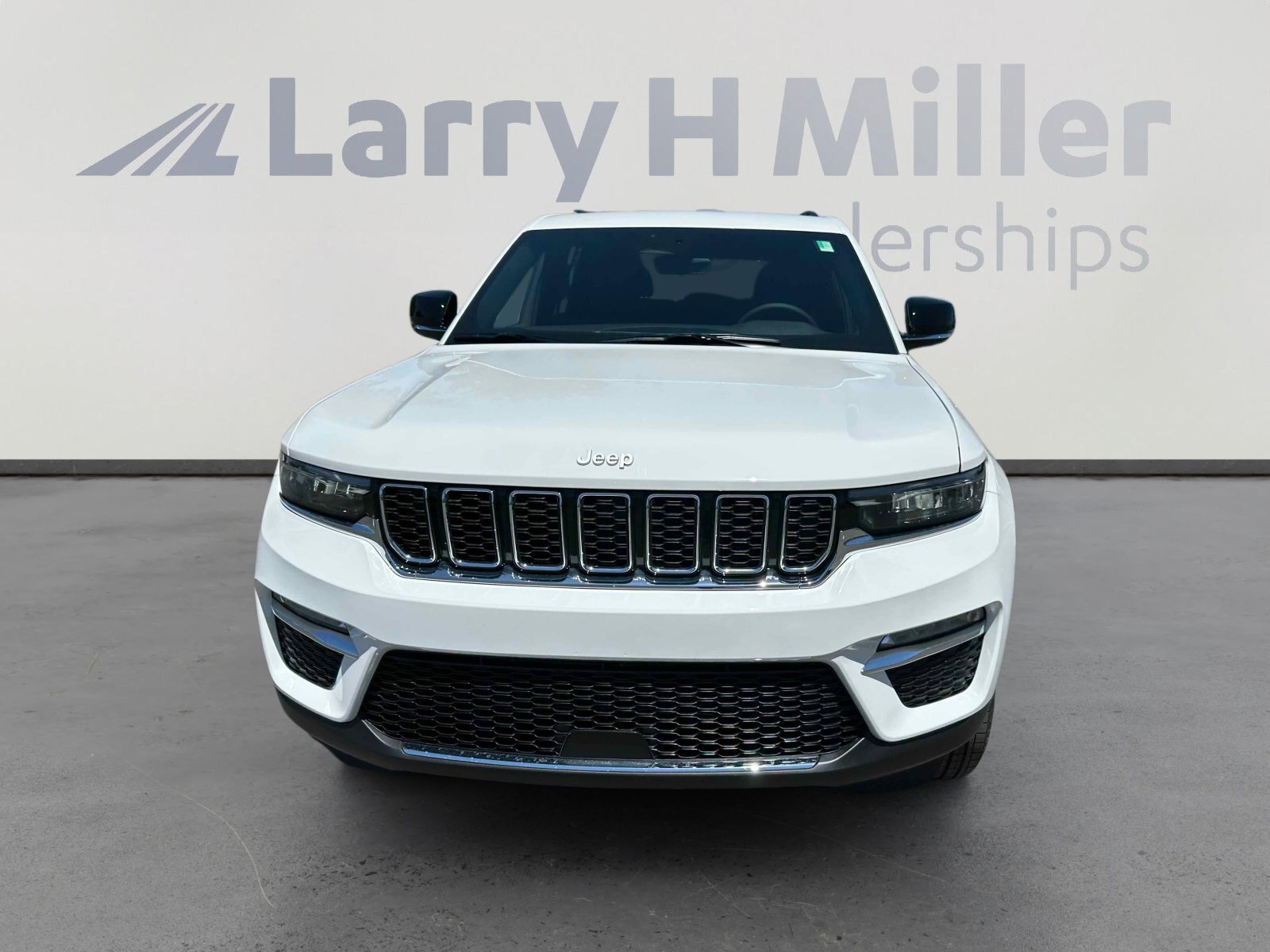 2025 Jeep Grand Cherokee Limited photo 3
