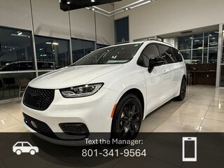 New 2026 Chrysler Pacifica Limited Passenger Van Riverdale, UT