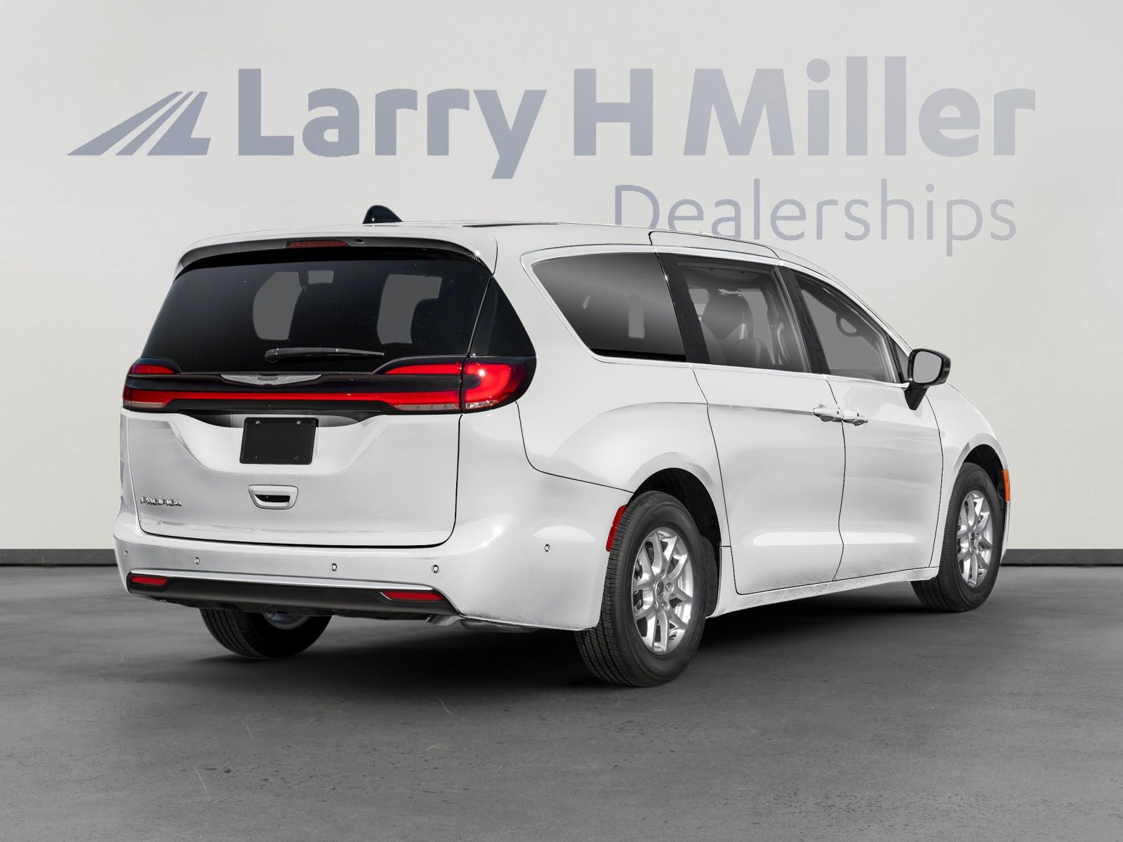 2026 Chrysler Pacifica Limited photo 2