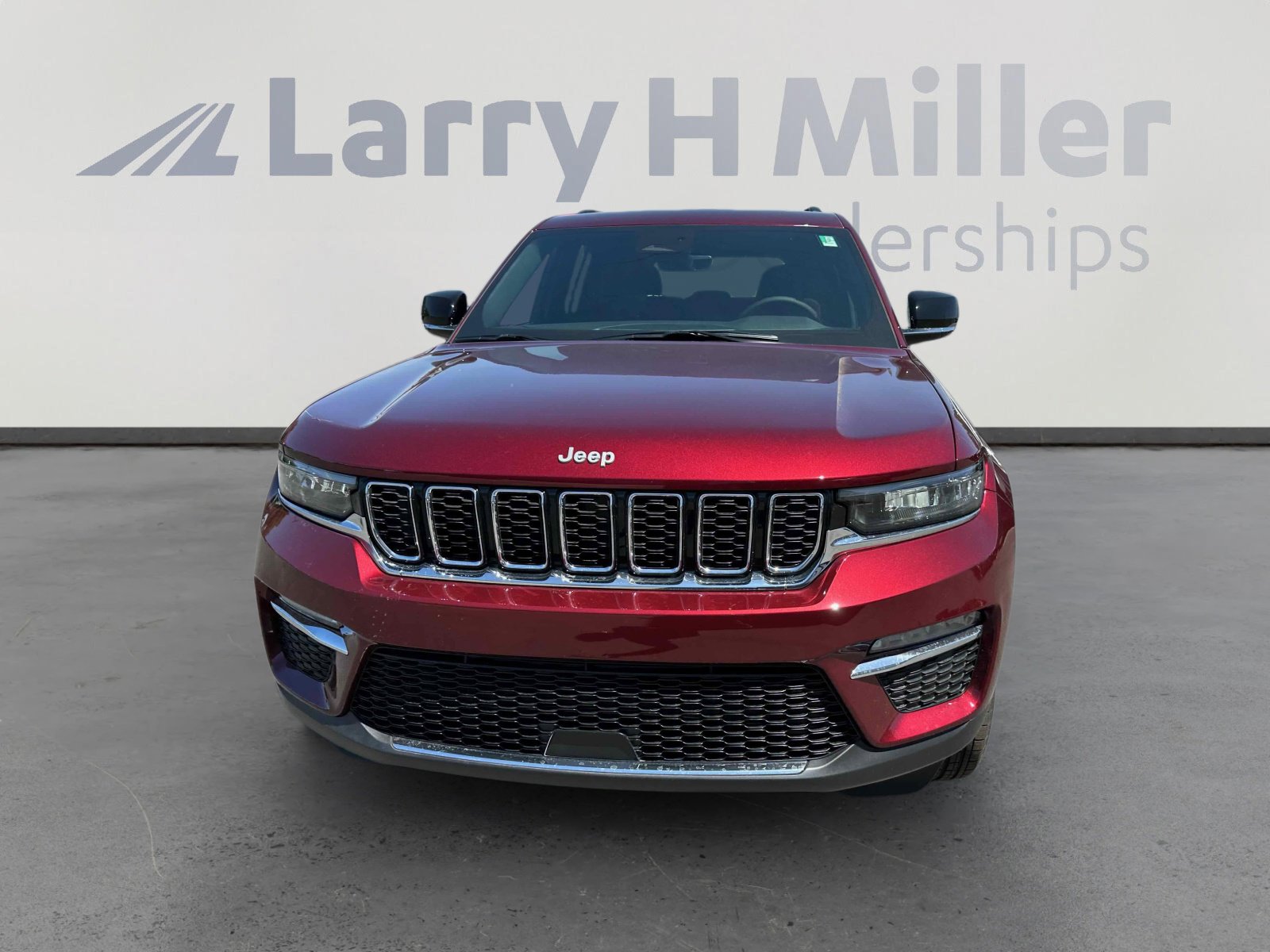 2025 Jeep Grand Cherokee Limited photo 3