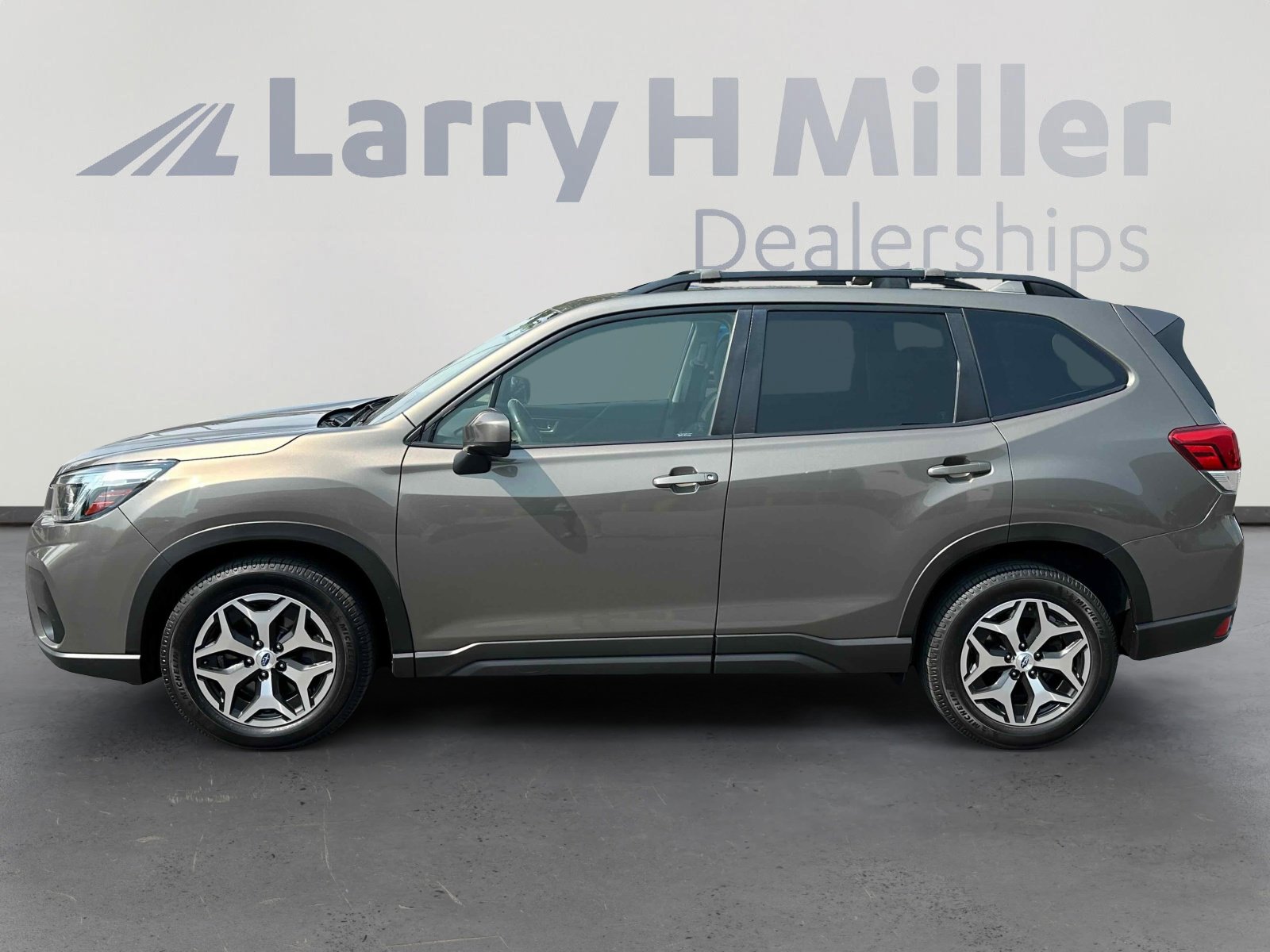 2020 Subaru Forester Premium photo 2