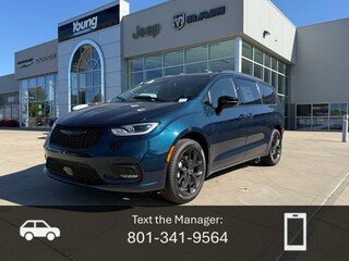 New 2025 Chrysler Pacifica Limited Passenger Van Riverdale, UT