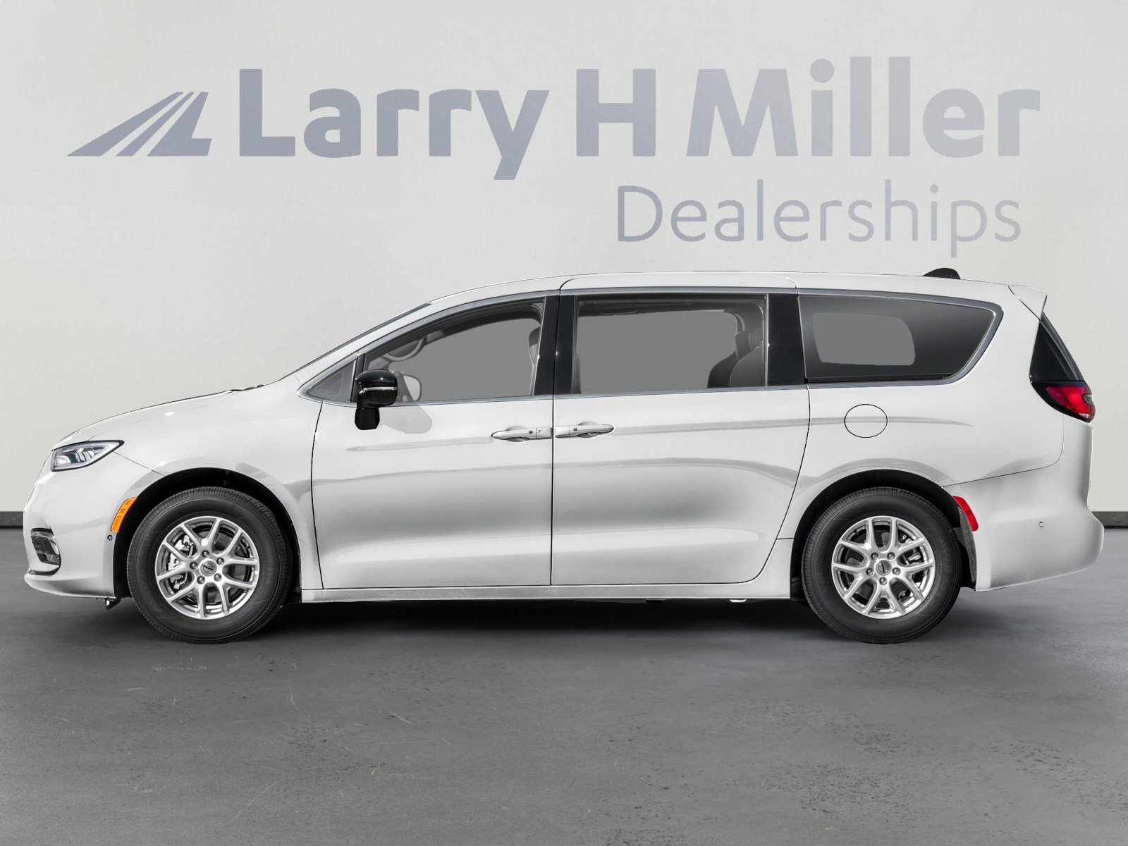 2026 Chrysler Pacifica Limited photo 3