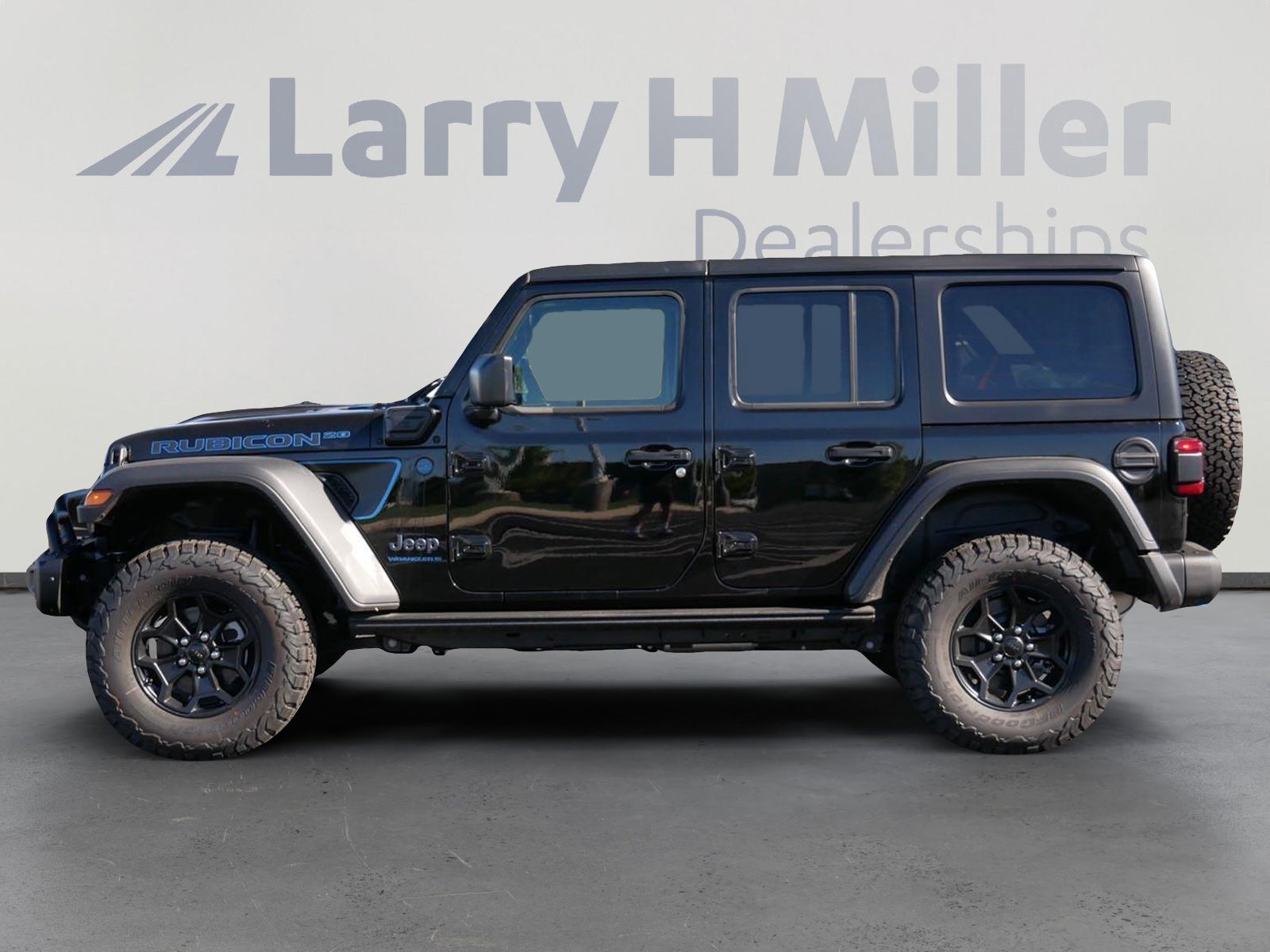 2023 Jeep Wrangler 4xe Rubicon Anniversary Edition Sport photo 2