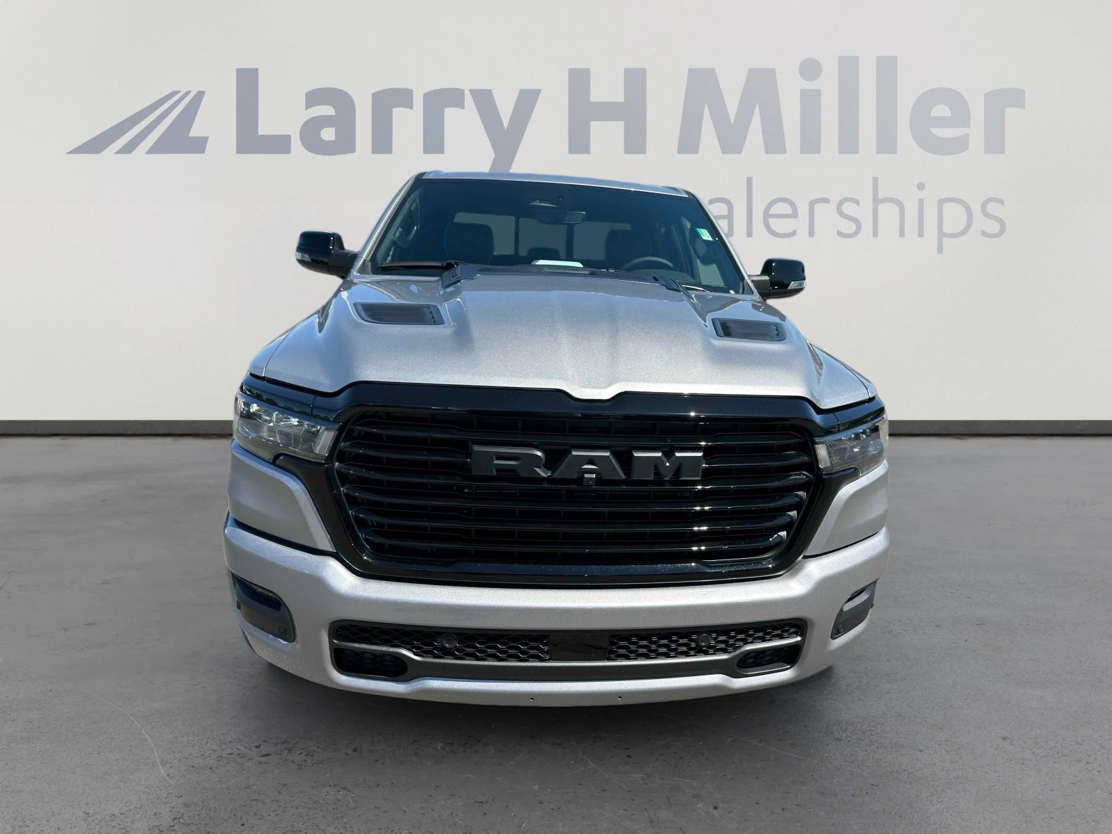 2026 Ram 1500 Laramie photo 2