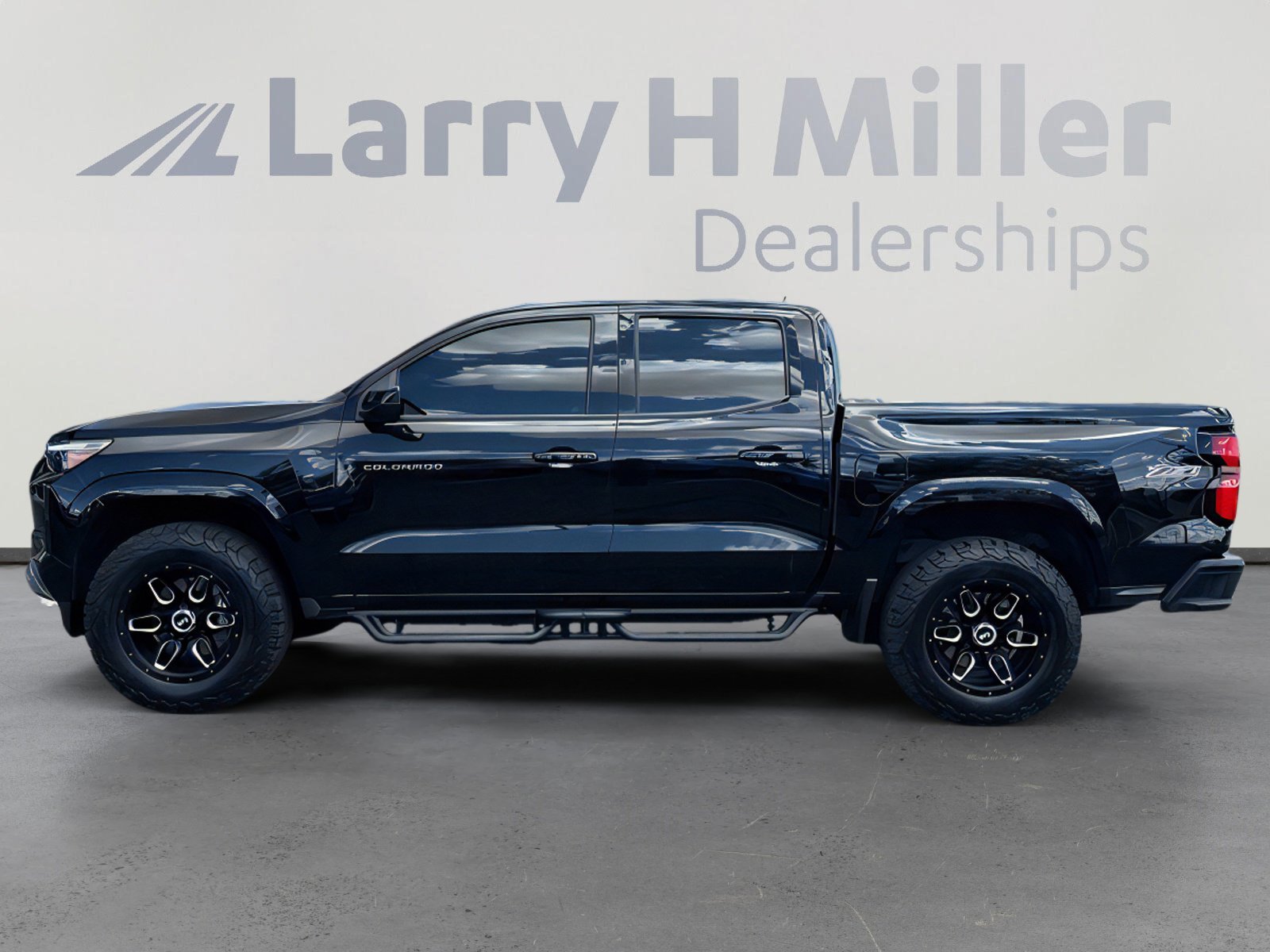 2023 Chevrolet Colorado Z71 photo 2
