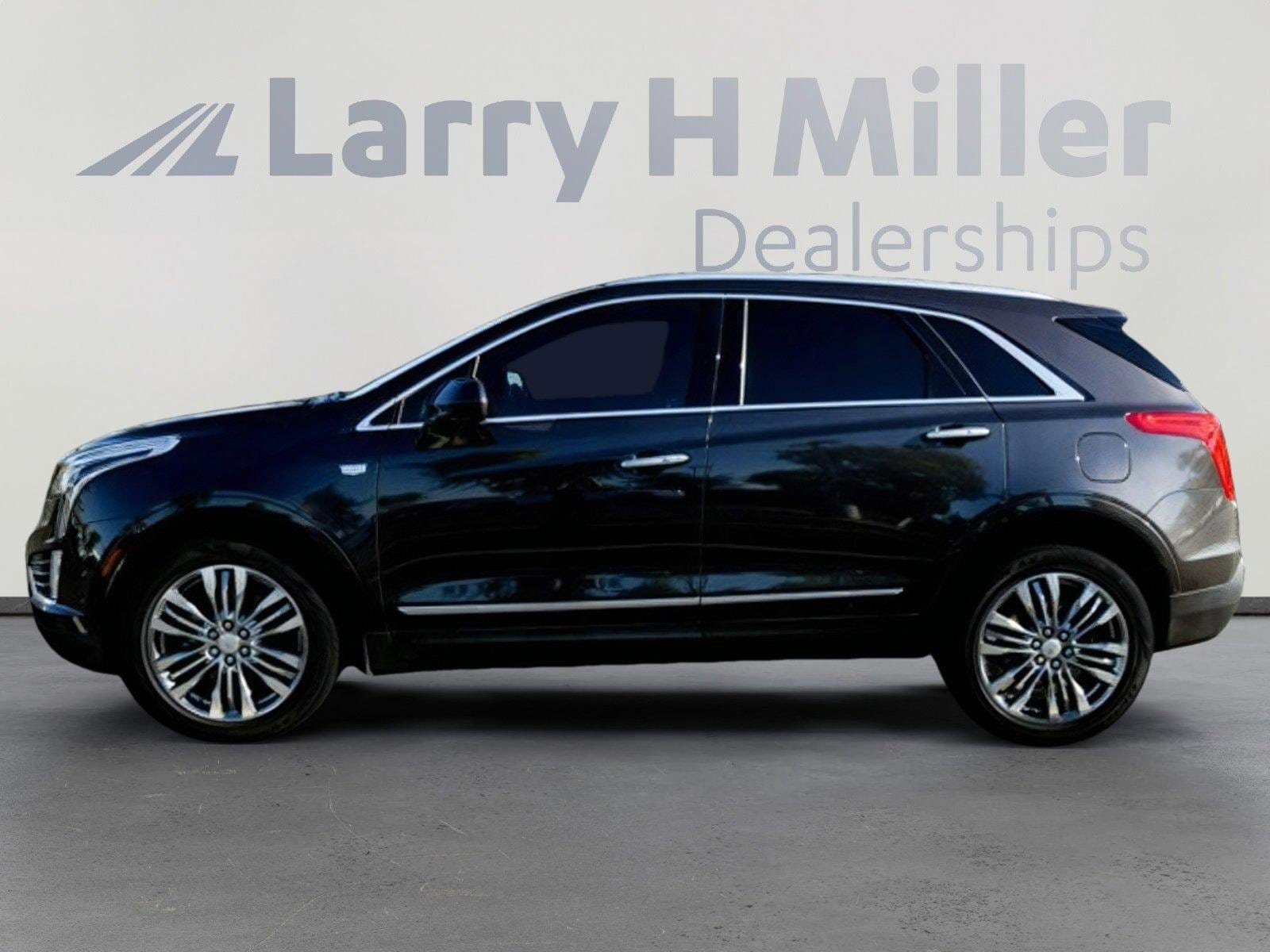 Used 2019 Cadillac XT5 Premium Luxury with VIN 1GYKNFRS9KZ132085 for sale in Surprise, AZ