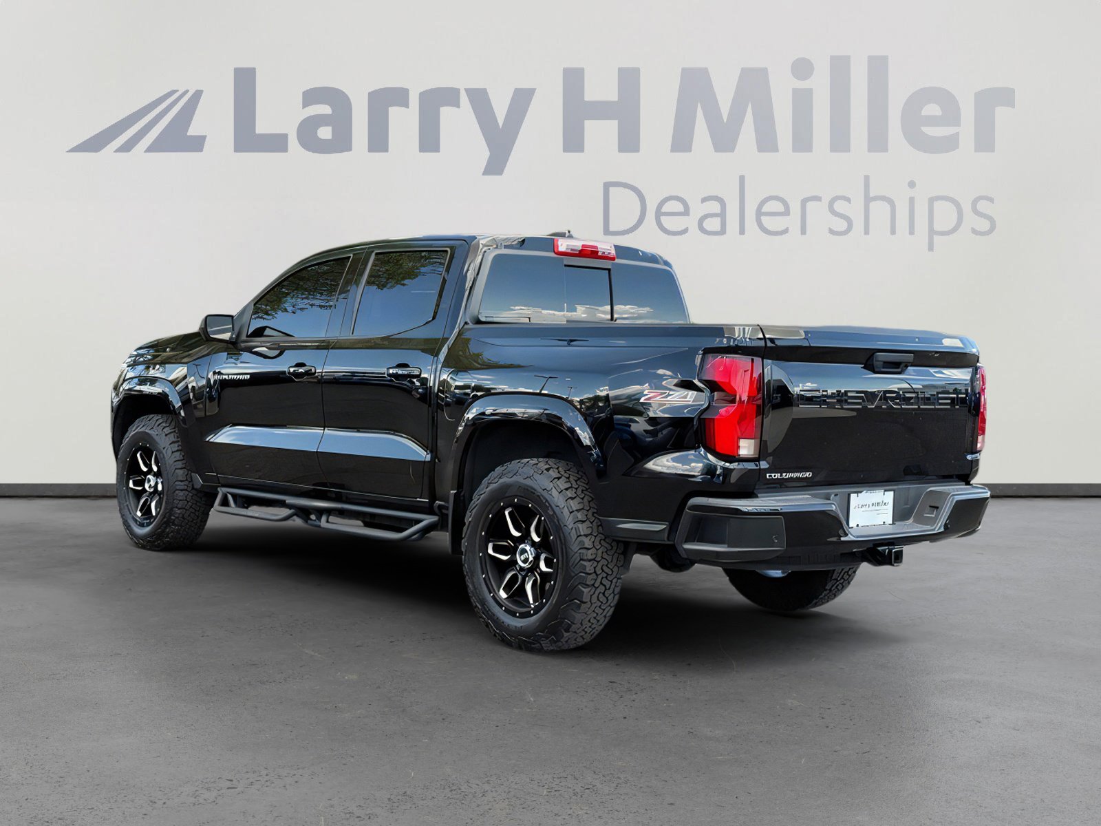 2023 Chevrolet Colorado Z71 photo 3