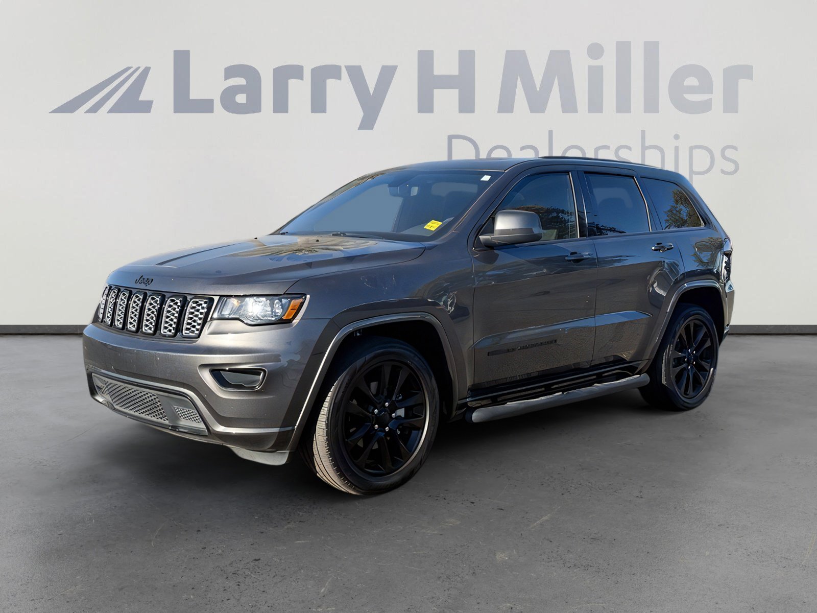 2018 Jeep Grand Cherokee Altitude's photo