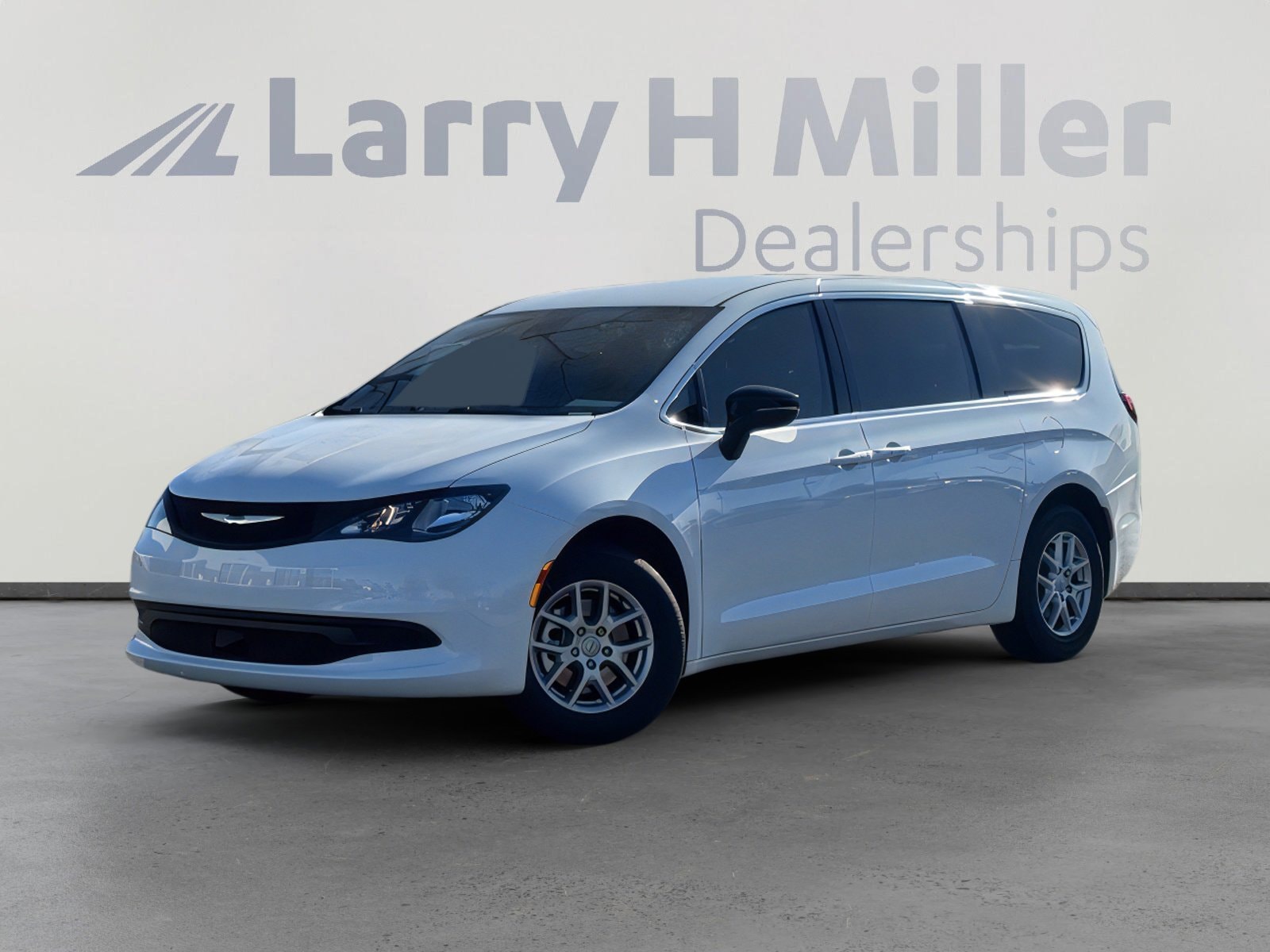 2026 Chrysler Voyager LX's photo