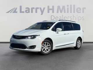 Used 2020 Chrysler Pacifica Touring L Van Passenger Van Surprise, AZ
