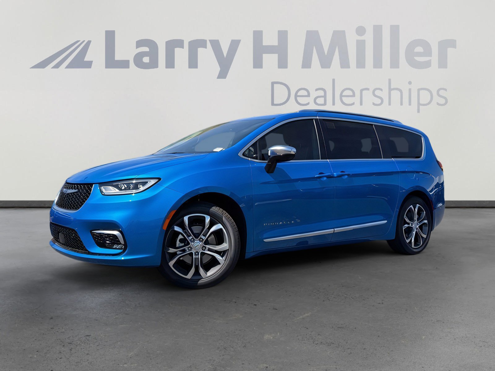 2026 Chrysler Pacifica Pinnacle's photo