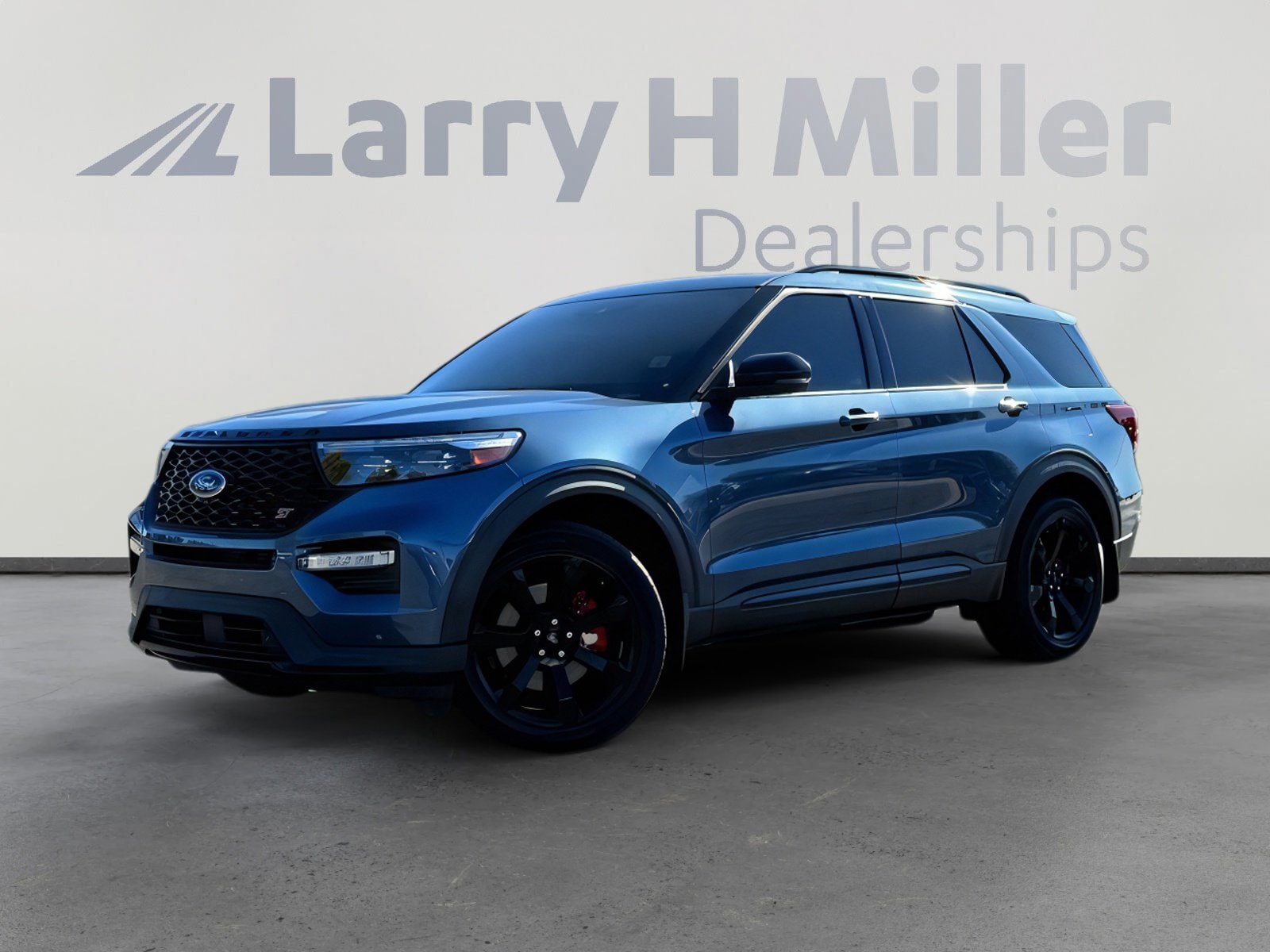 2020 Ford Explorer ST's photo