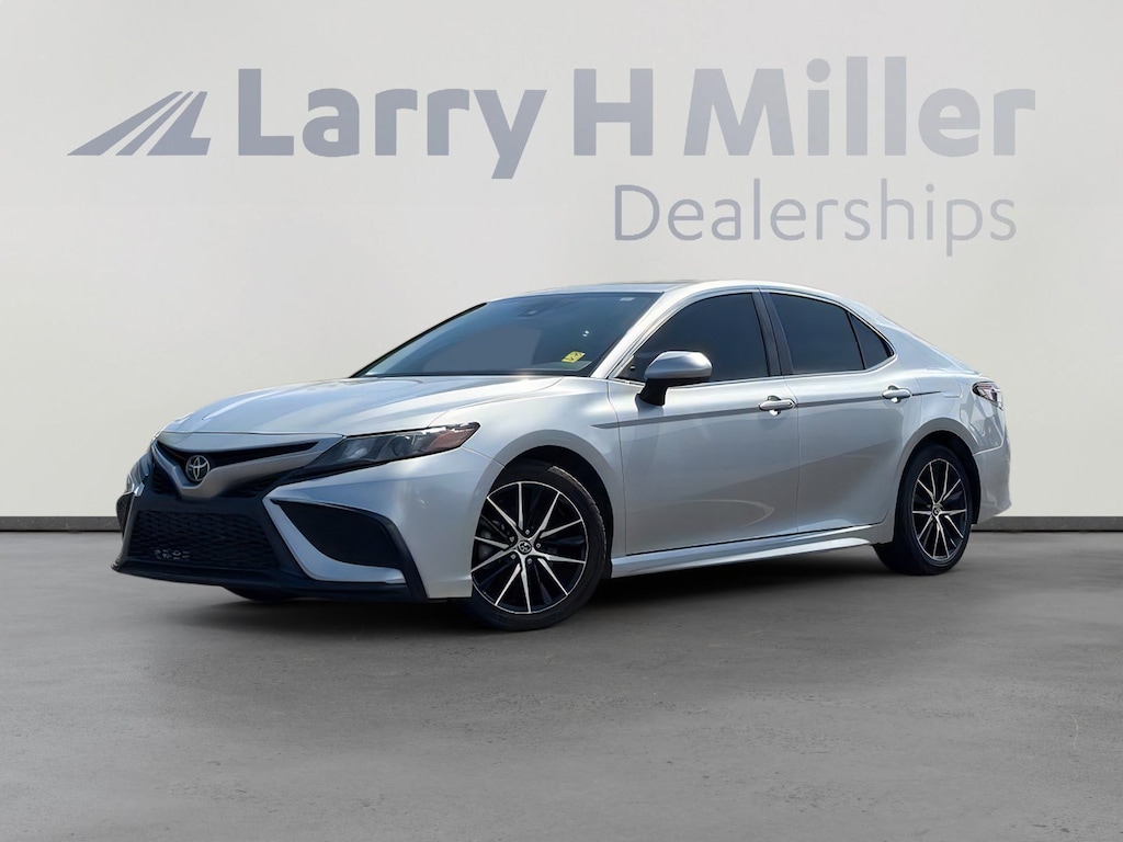 Used 2021 Toyota Camry SE Sedan
