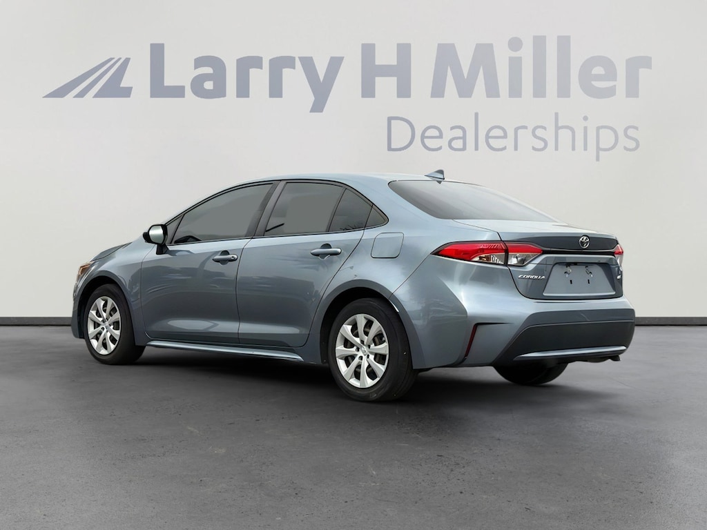 Used 2021 Toyota Corolla LE Sedan