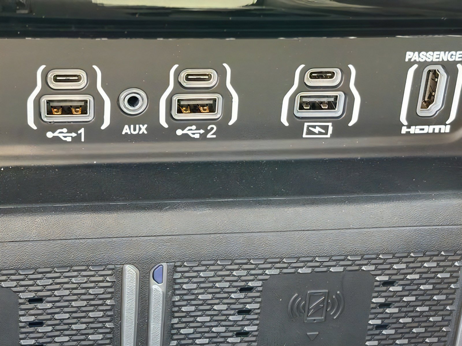 2026 RAM 1500 Rebel - Photo 24