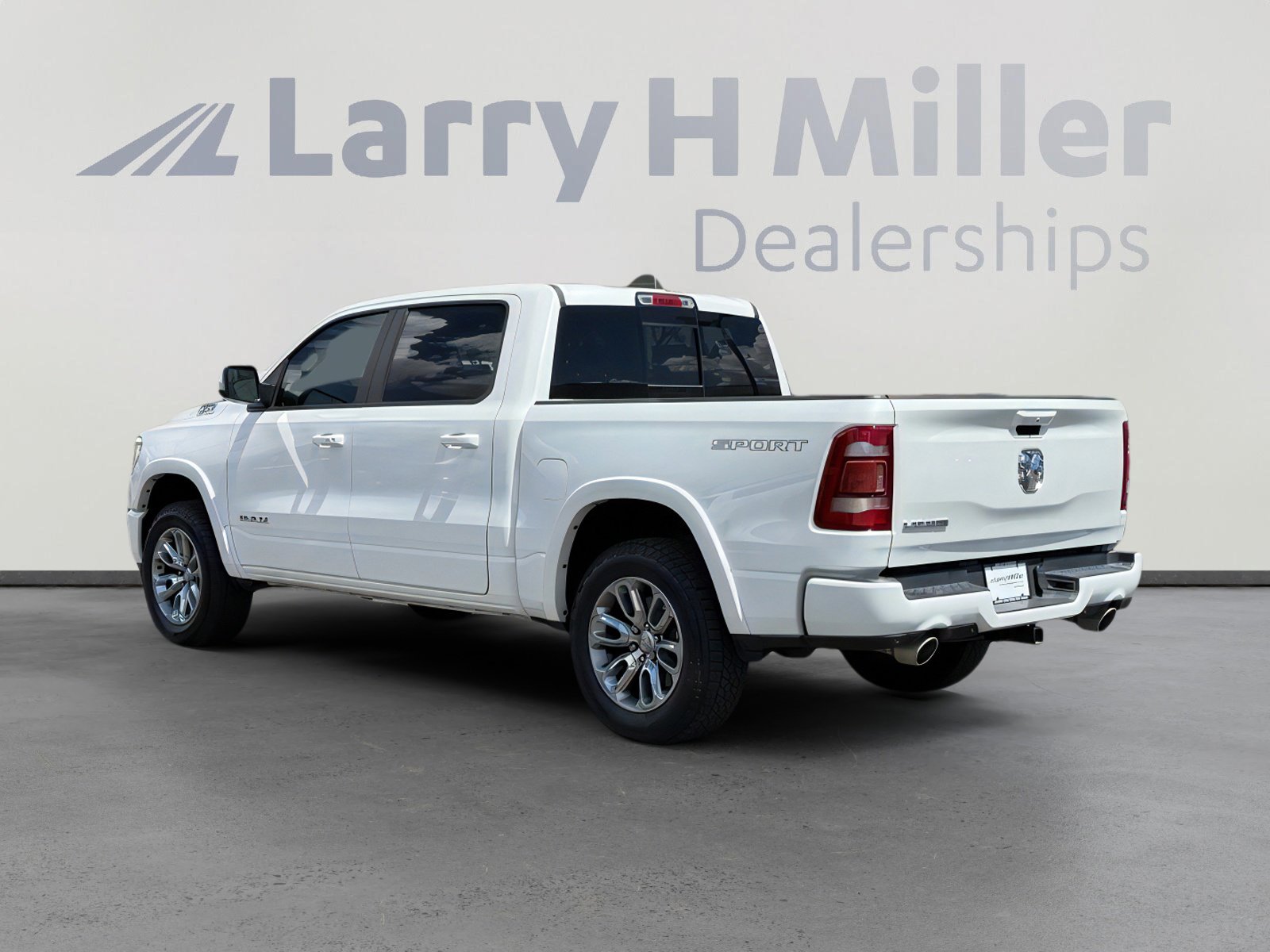 2021 Ram 1500 Laramie photo 3