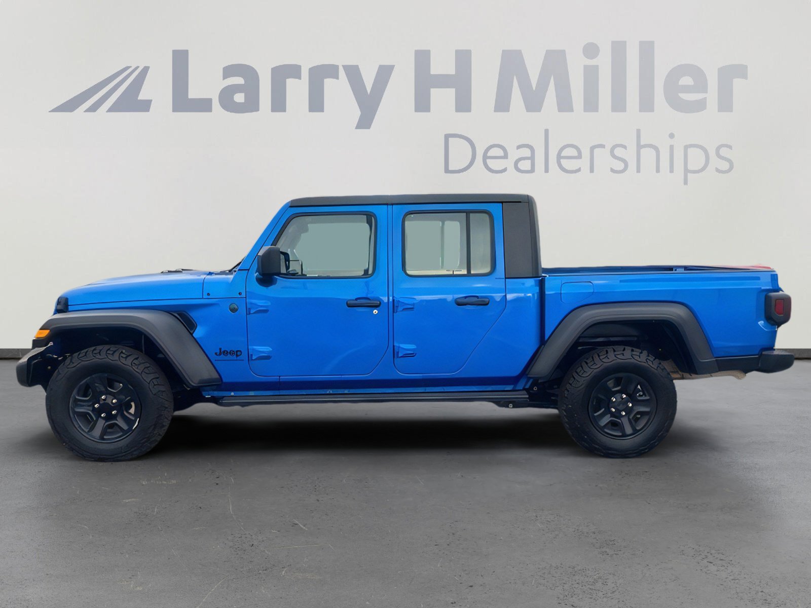 2023 Jeep Gladiator Sport photo 2