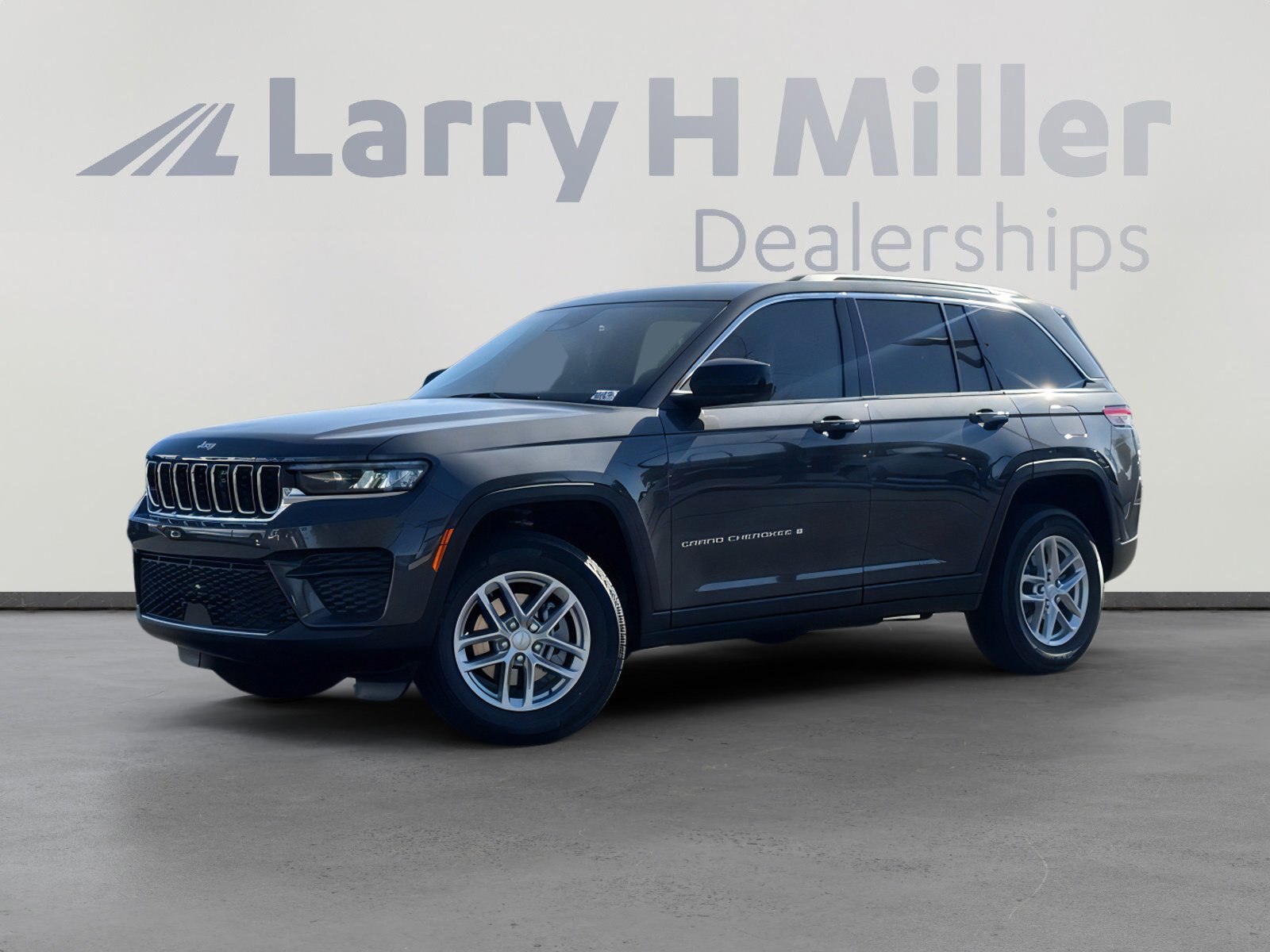 2025 Jeep Grand Cherokee Laredo's photo
