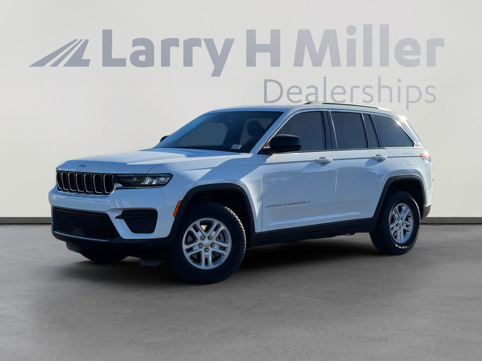2025 Jeep Grand Cherokee Laredo's photo