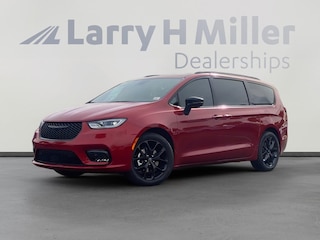 New 2026 Chrysler Pacifica Limited Passenger Van Surprise, AZ