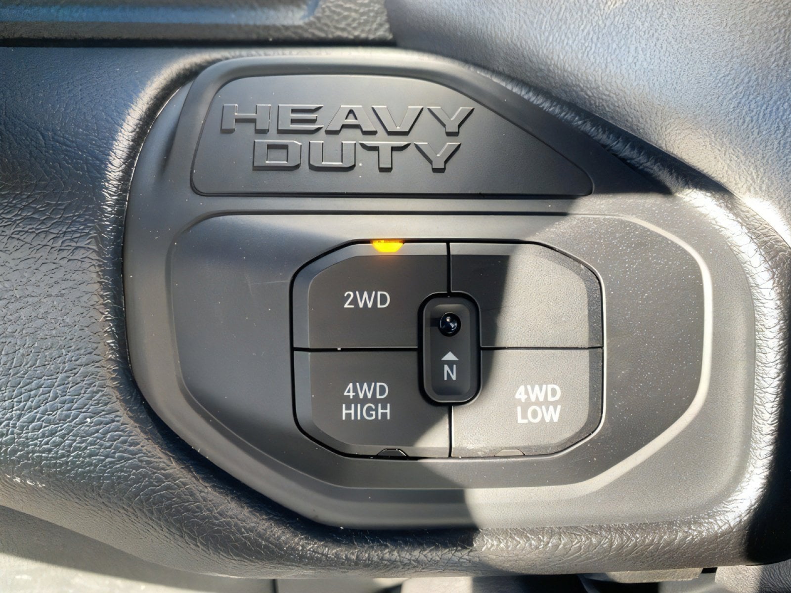 2026 RAM 3500 Laramie - Photo 24