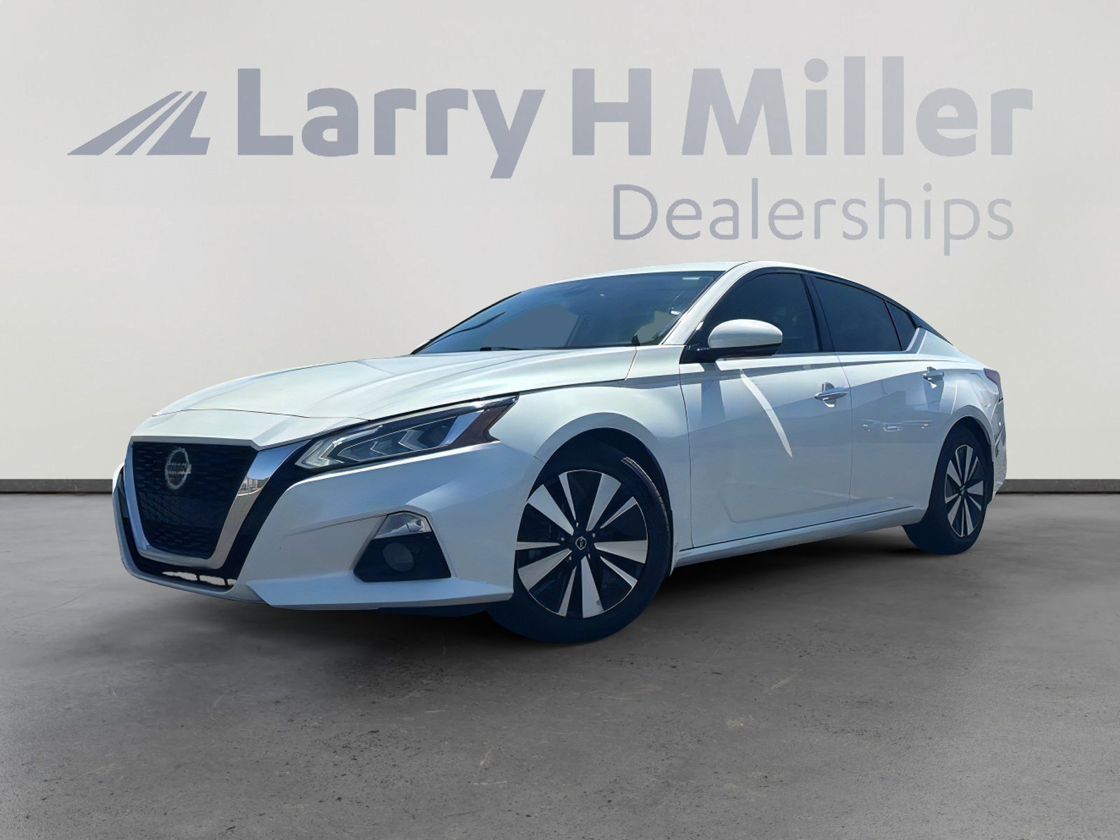 Used 2019 Nissan Altima SV with VIN 1N4BL4DV8KC259310 for sale in Surprise, AZ