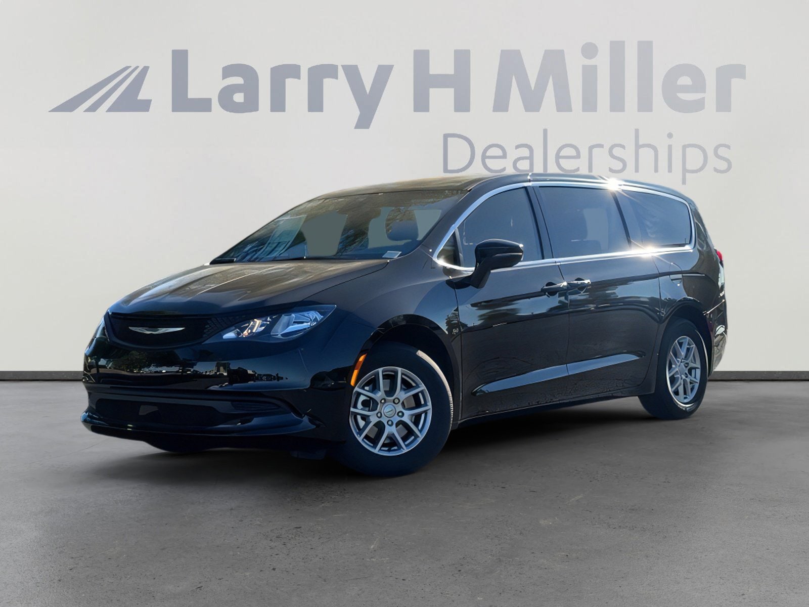 2026 Chrysler Voyager LX's photo