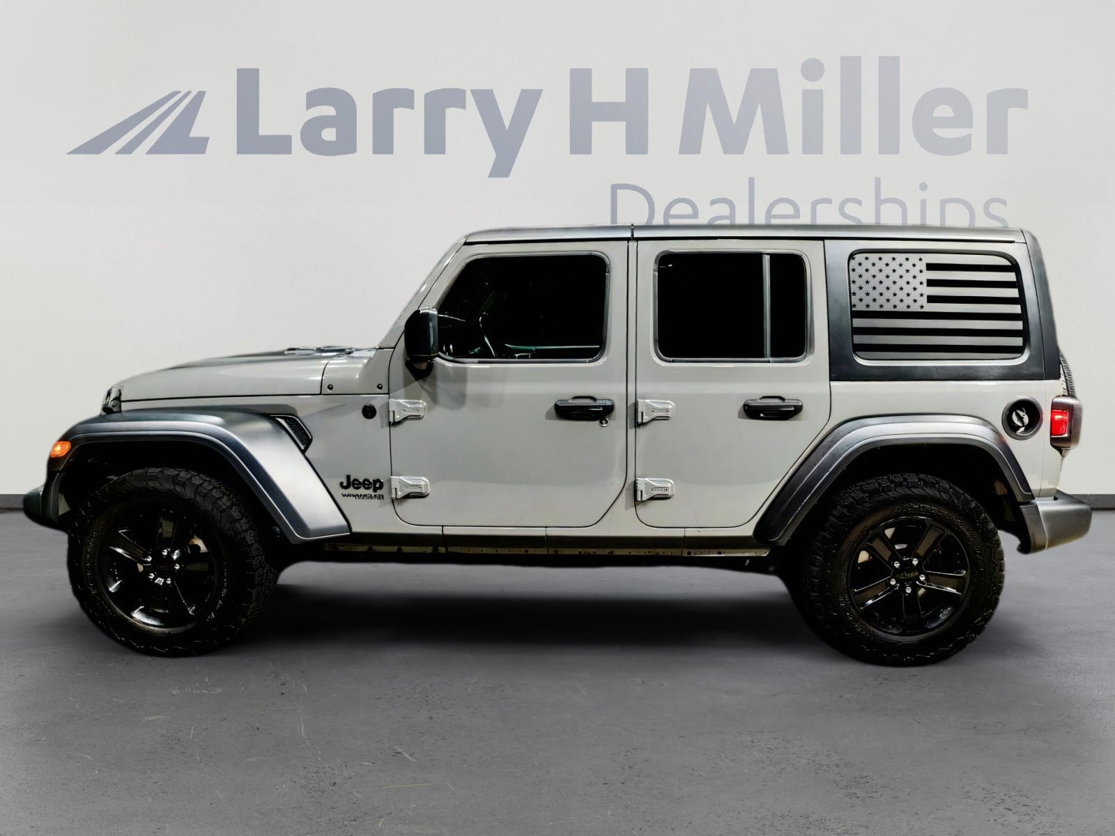 Used 2020 Jeep Wrangler Unlimited Altitude with VIN 1C4HJXDG3LW311987 for sale in Surprise, AZ