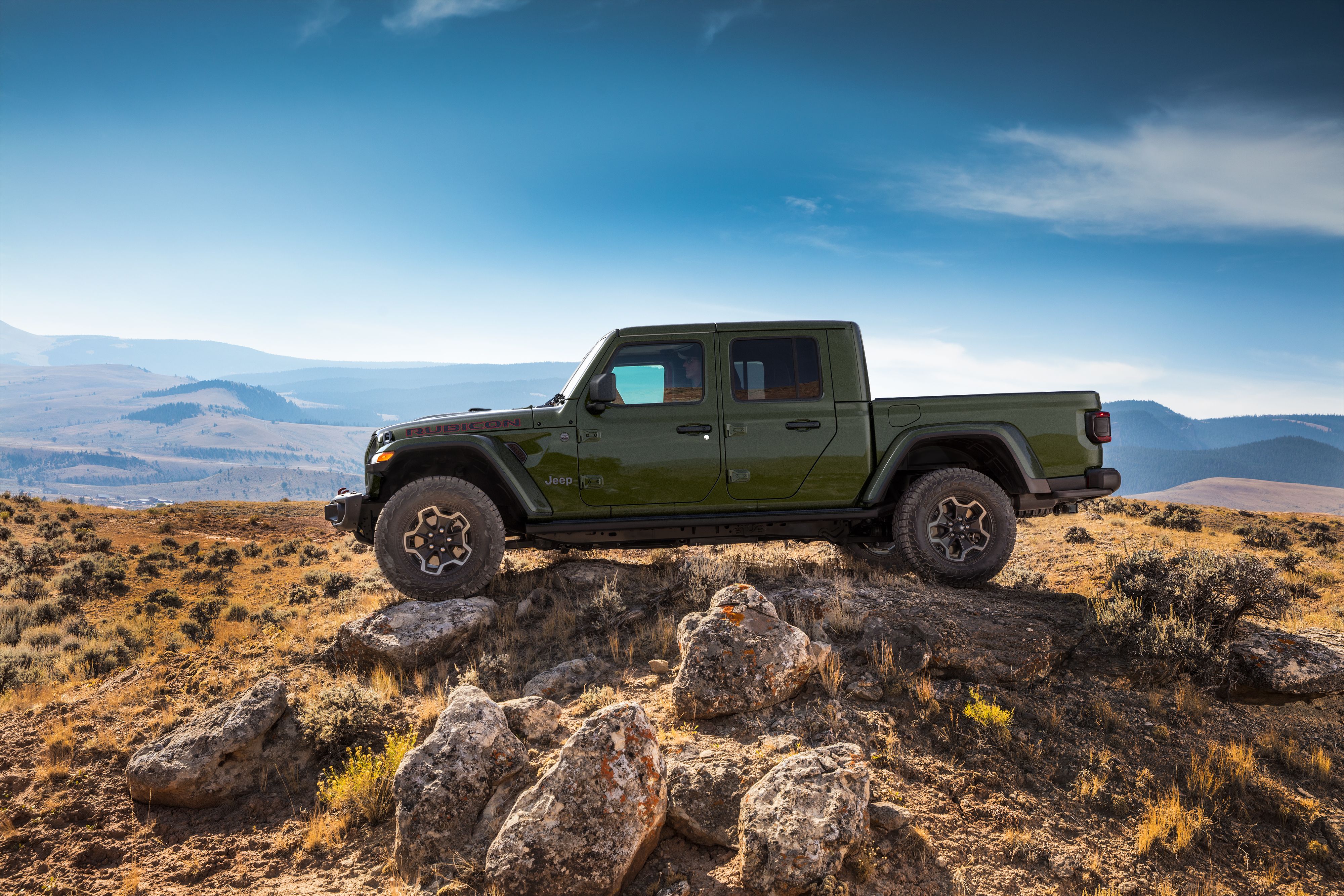 jeep gladiator in the mountains